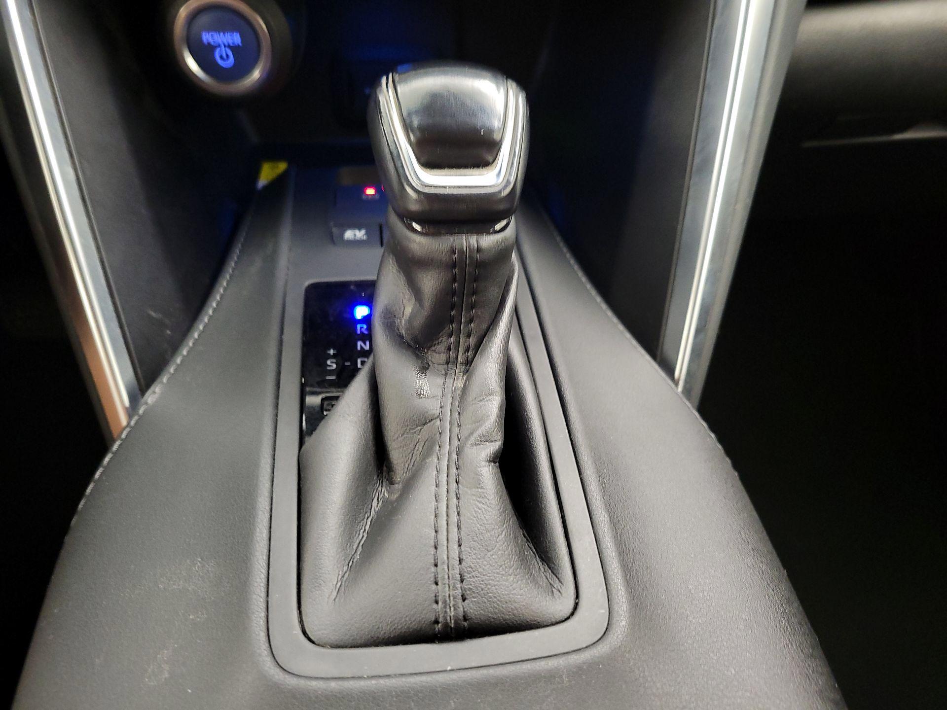 Thumbnail: 2021 Toyota Venza - 17