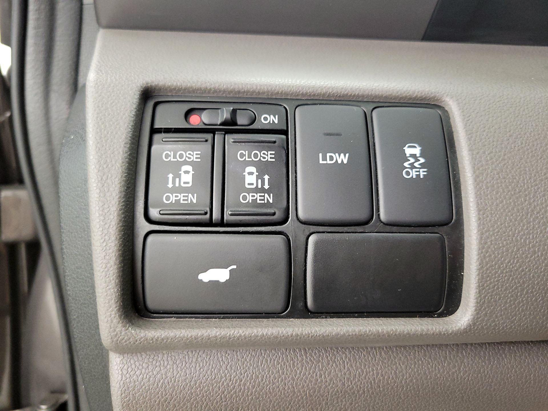 Thumbnail: 2014 Honda Odyssey - 13