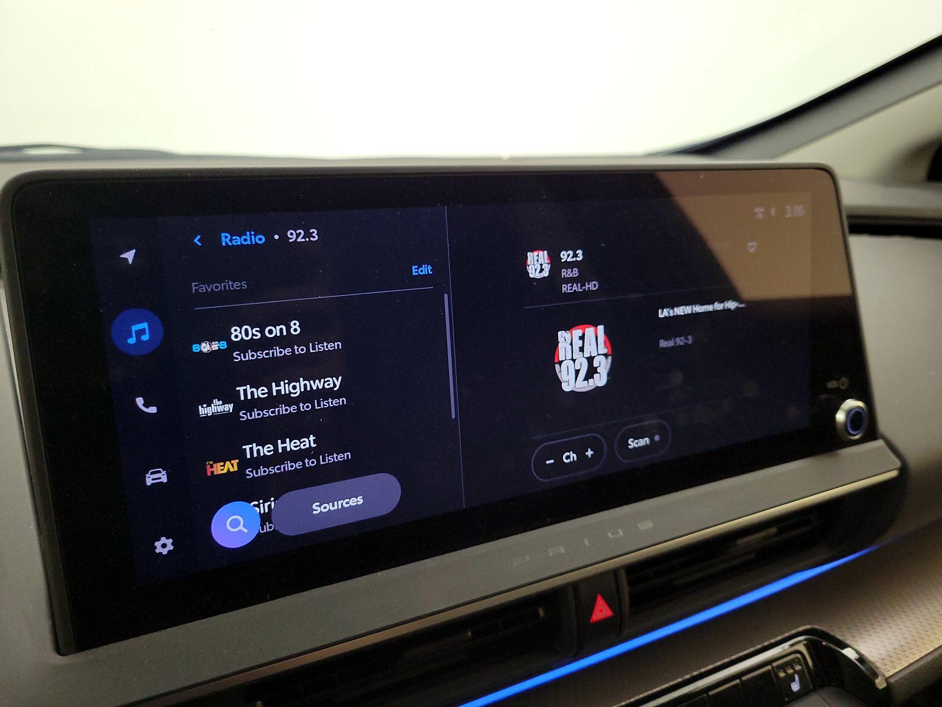 Thumbnail: 2024 Toyota Prius - 15