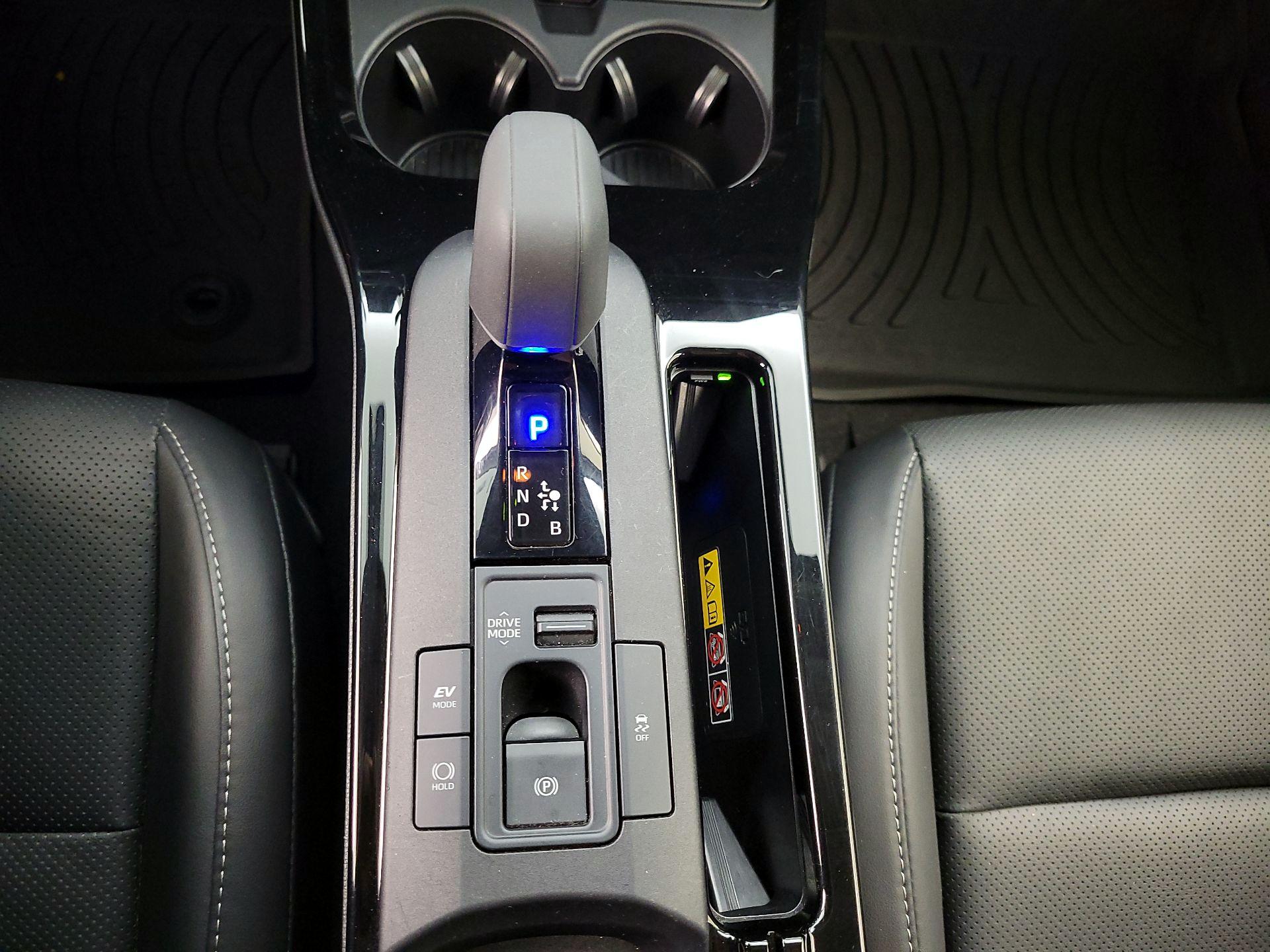 Thumbnail: 2024 Toyota Prius - 17