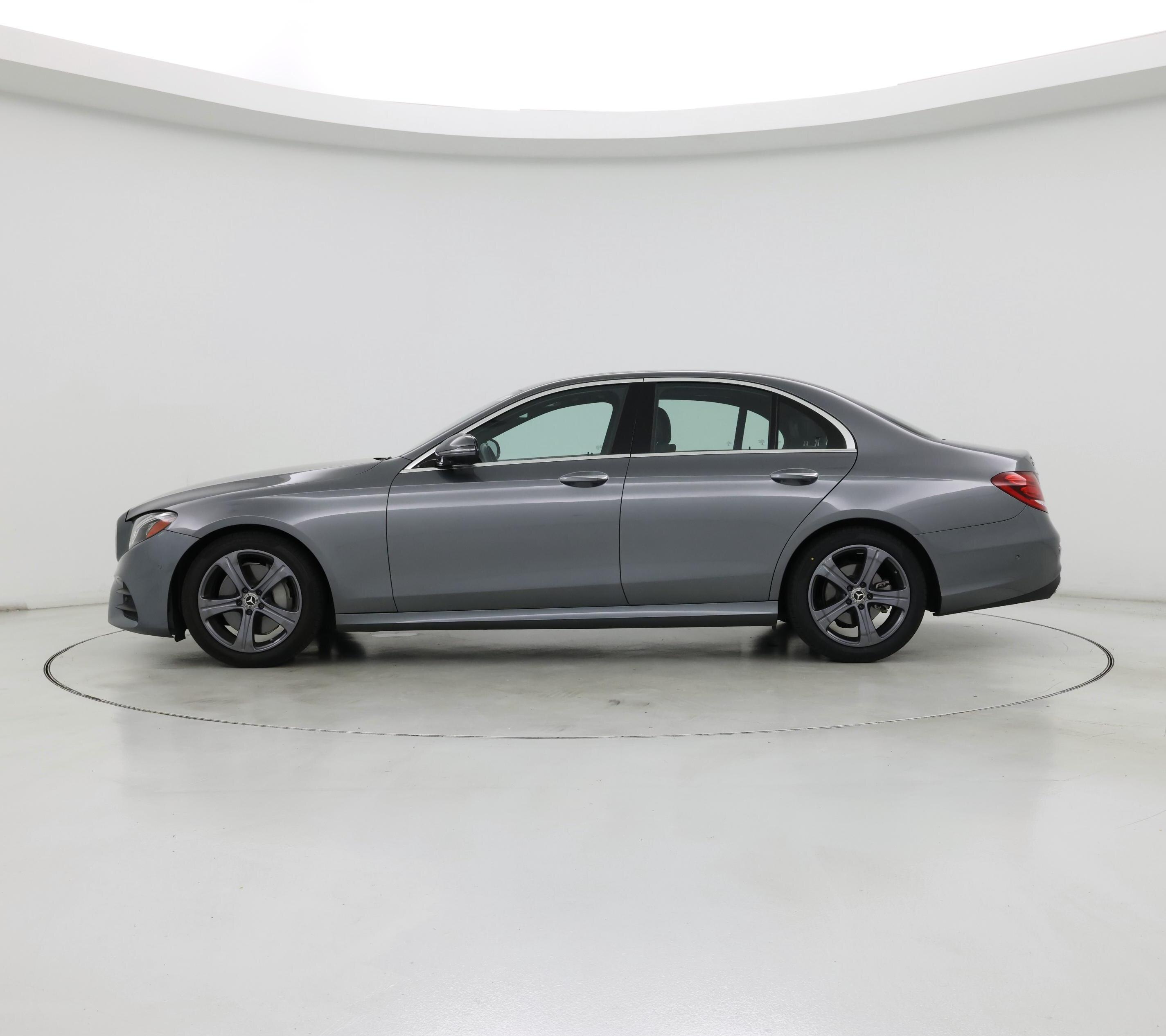Thumbnail: 2020 Mercedes-Benz E-Class - 3