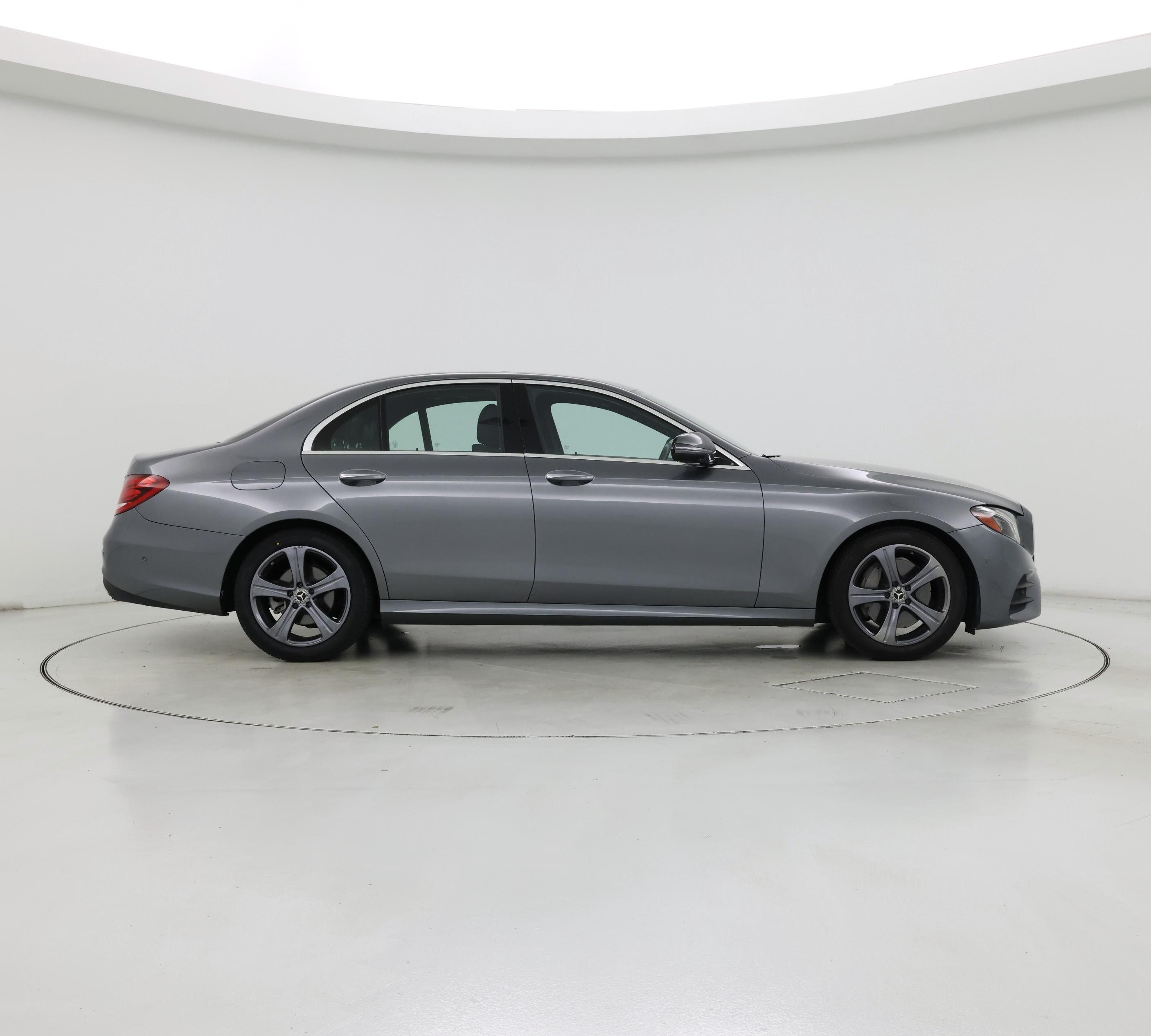 Thumbnail: 2020 Mercedes-Benz E-Class - 7