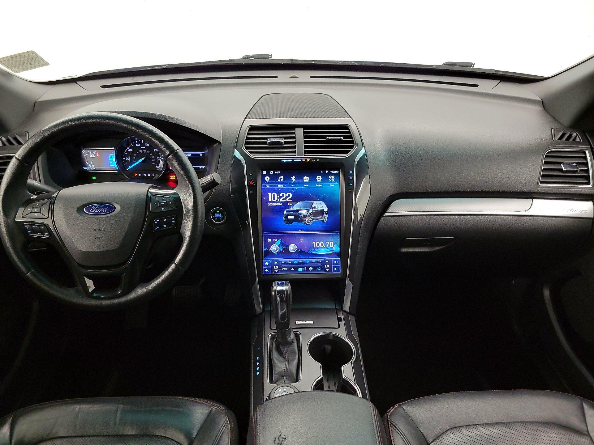 Thumbnail: 2017 Ford Explorer - 9