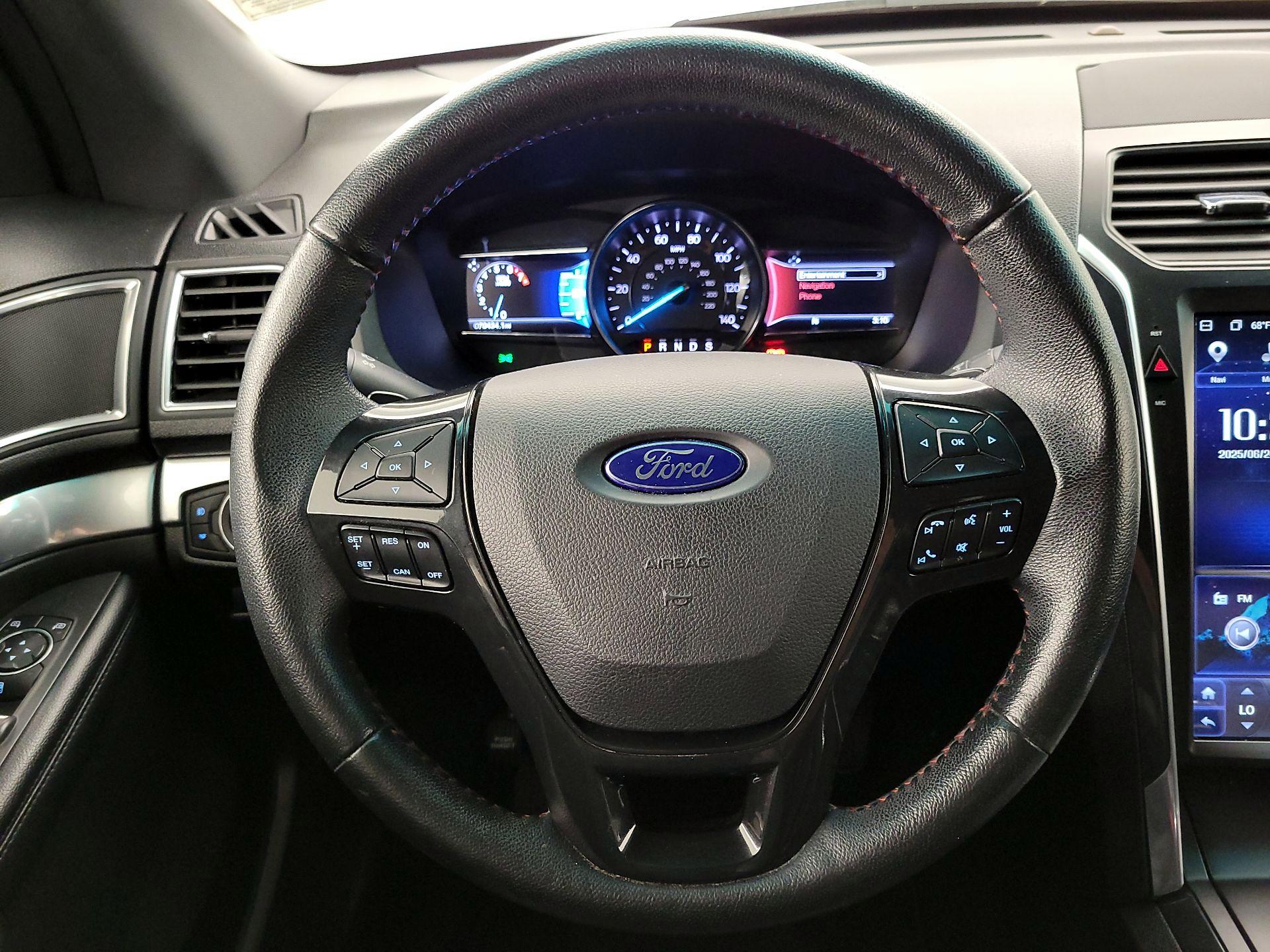 Thumbnail: 2017 Ford Explorer - 10