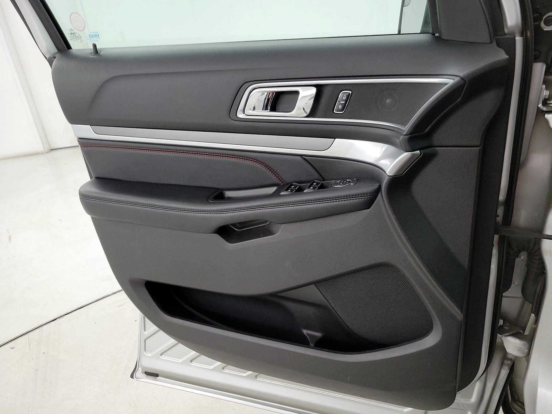 Thumbnail: 2017 Ford Explorer - 12