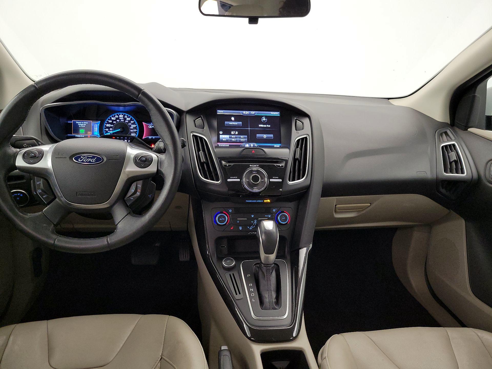 Thumbnail: 2015 Ford Focus - 9