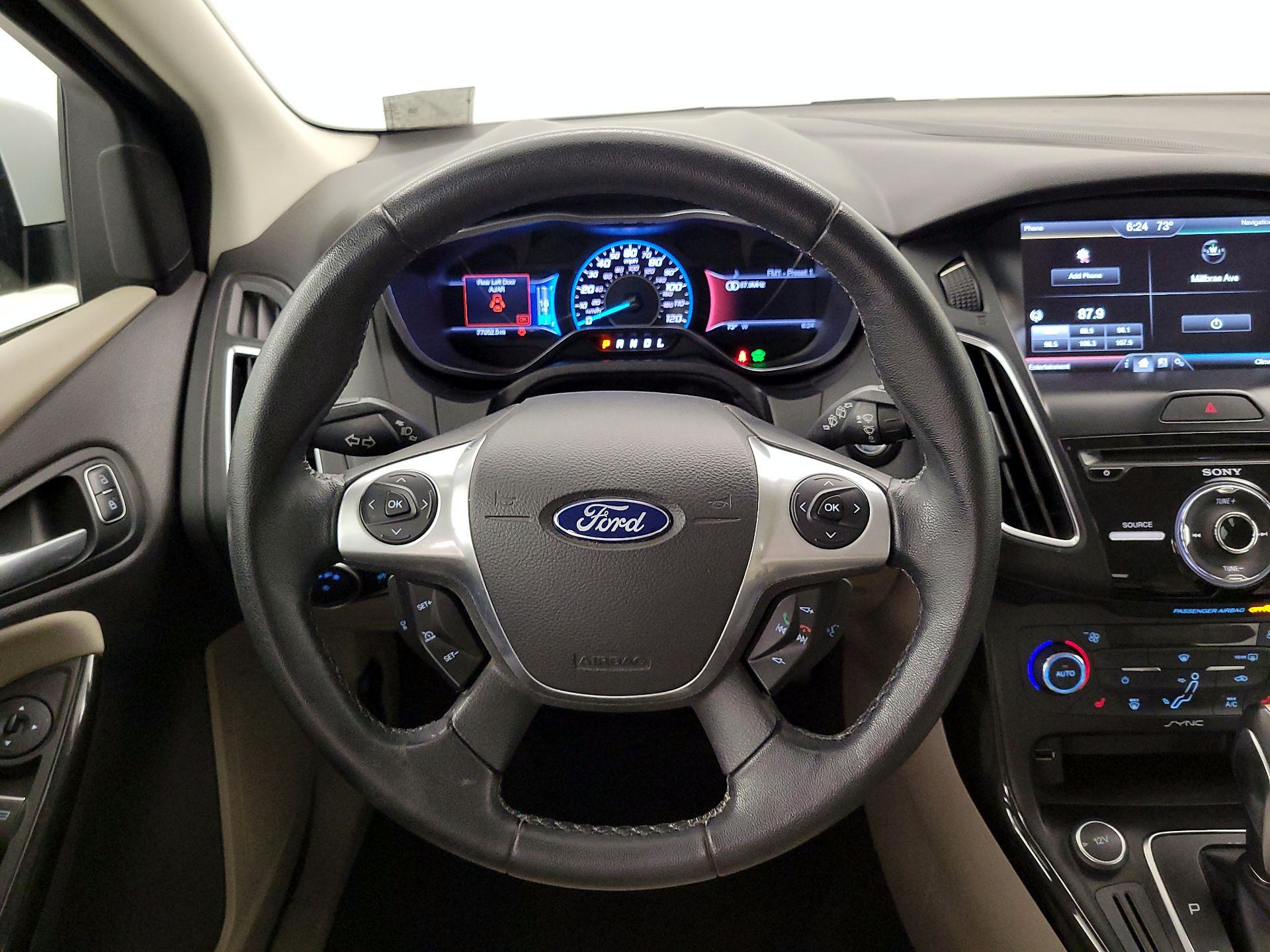 Thumbnail: 2015 Ford Focus - 10