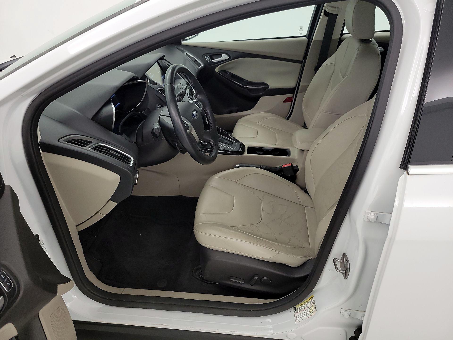 Thumbnail: 2015 Ford Focus - 11