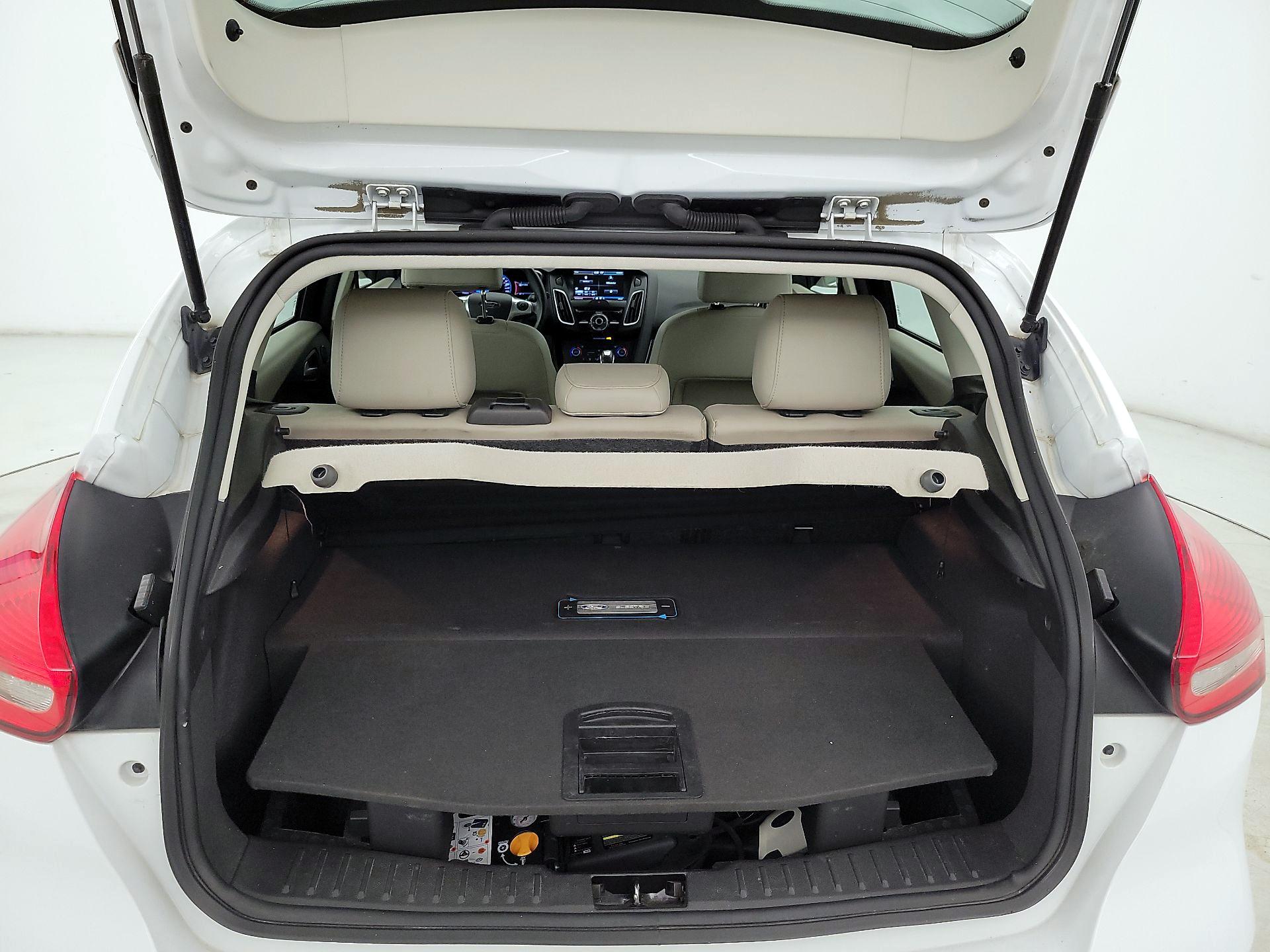 Thumbnail: 2015 Ford Focus - 20