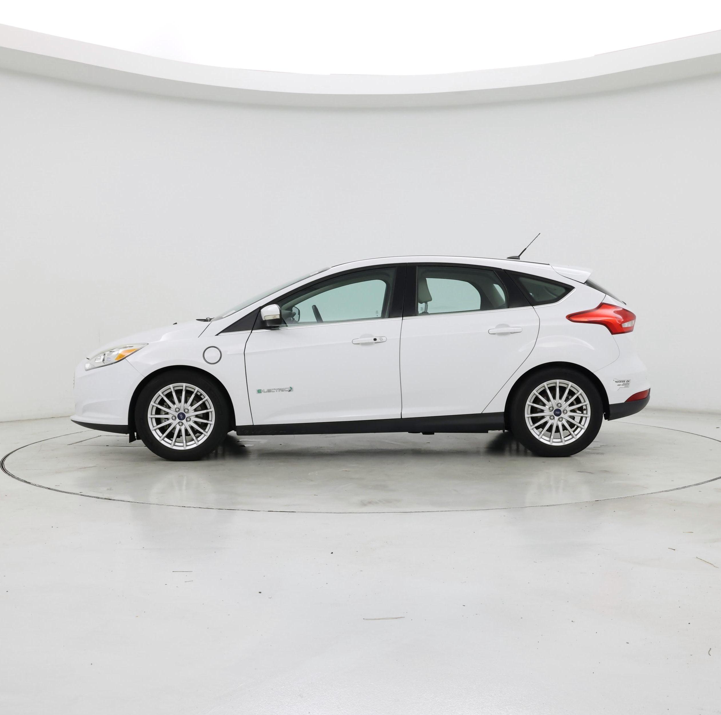 Thumbnail: 2015 Ford Focus - 3