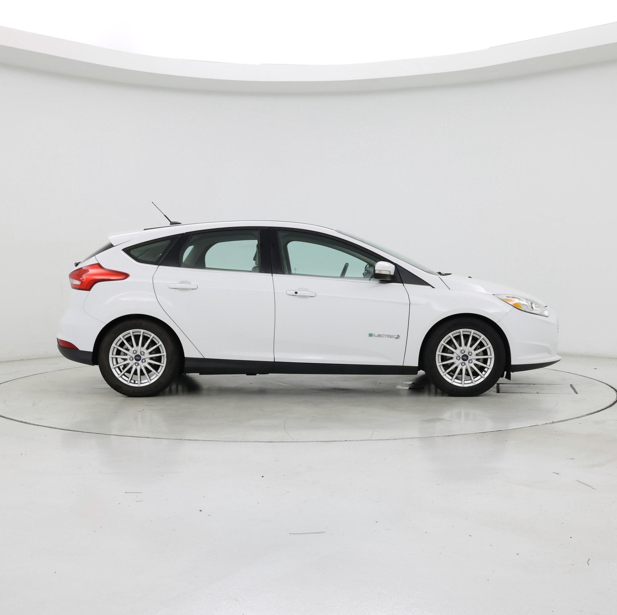 Thumbnail: 2015 Ford Focus - 7