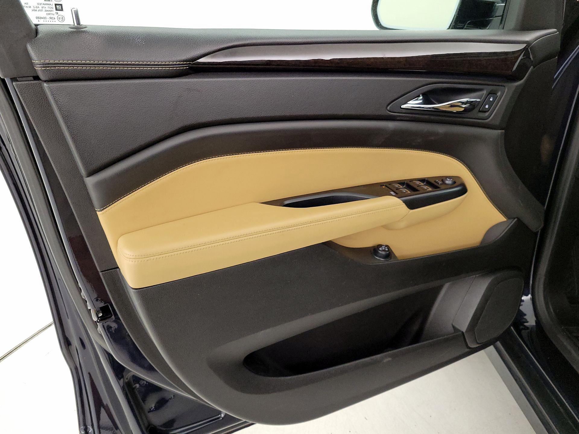 Thumbnail: 2014 Cadillac SRX - 12