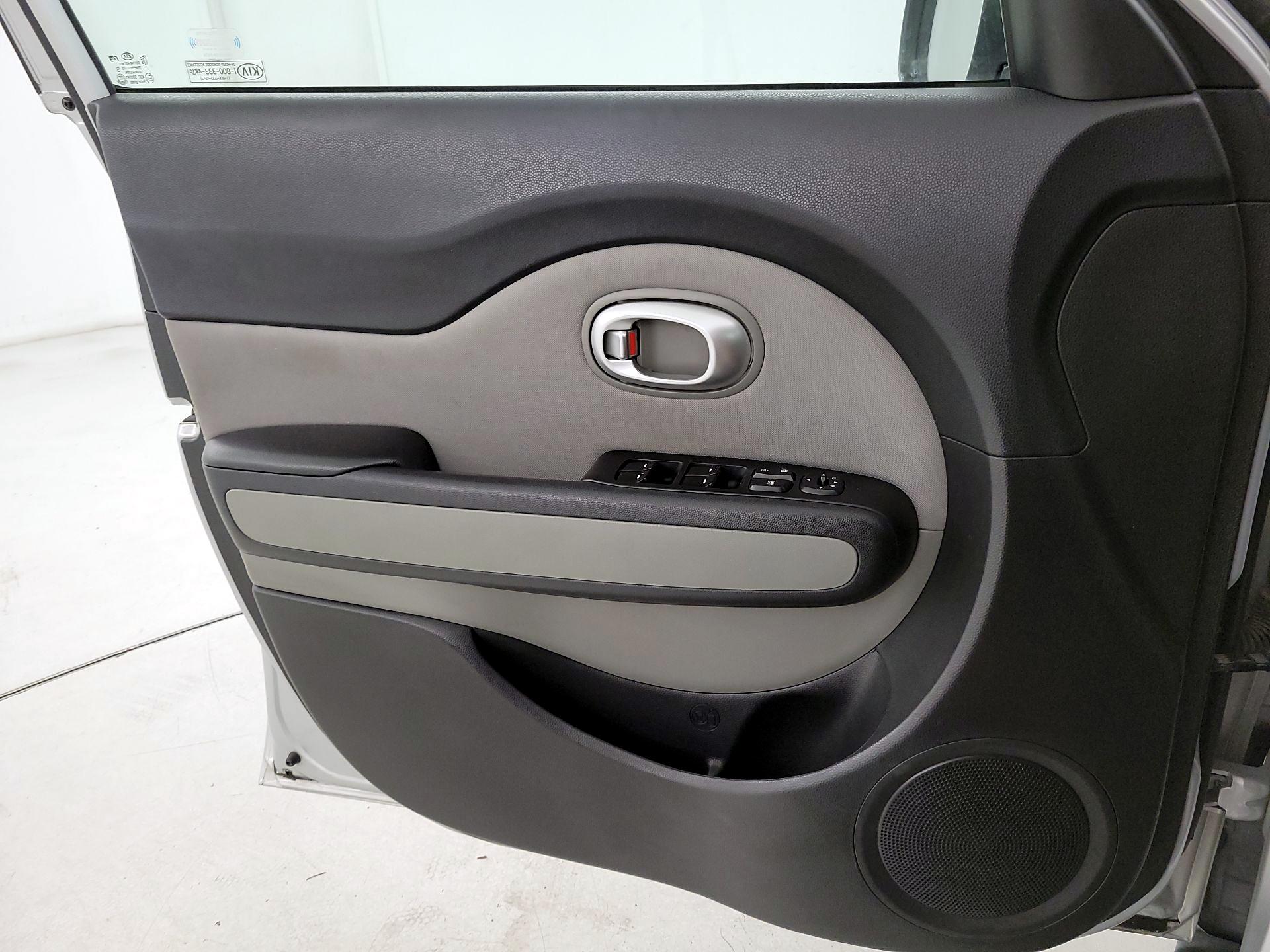 Thumbnail: 2015 Kia Soul - 12