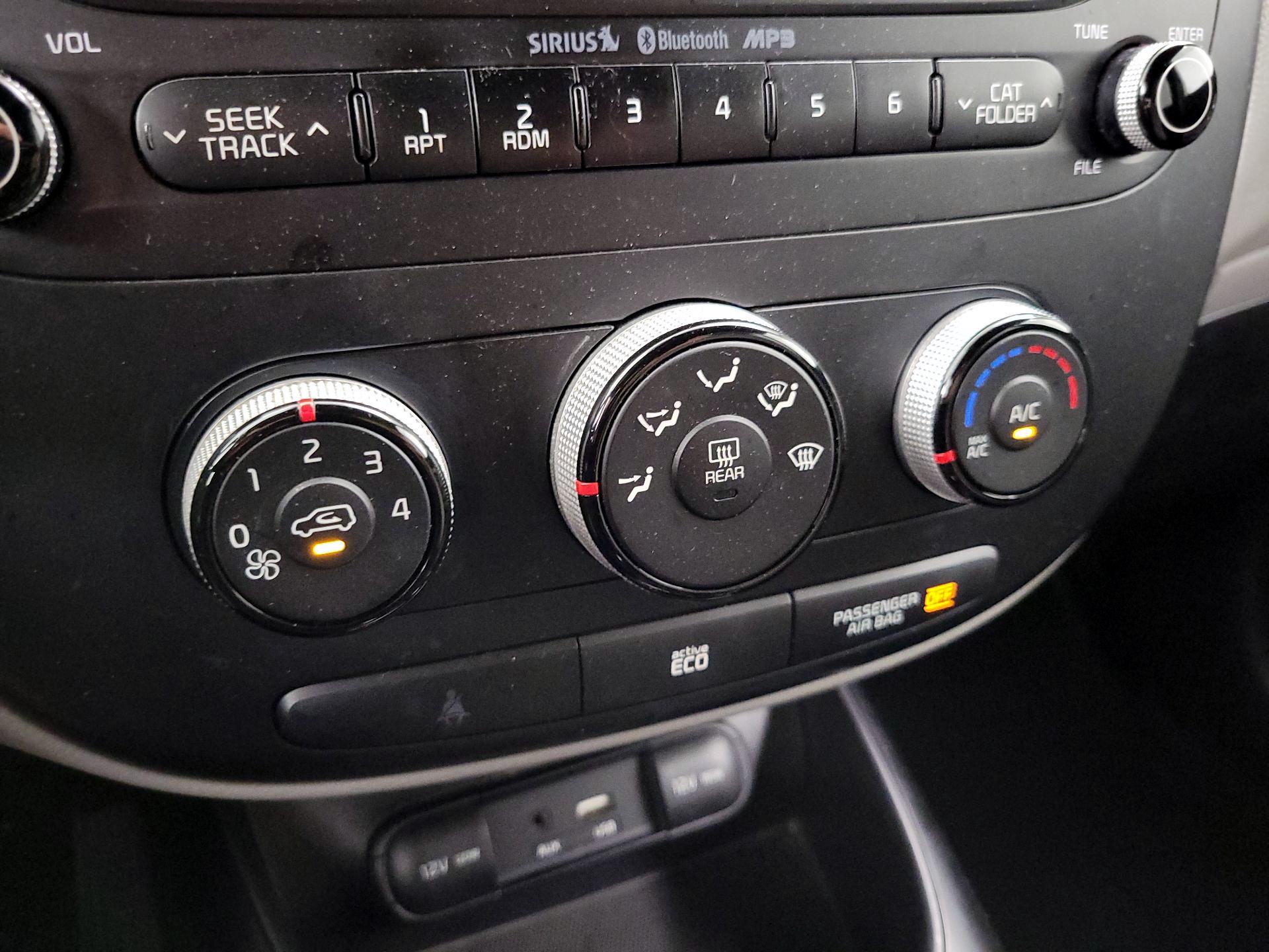 Thumbnail: 2015 Kia Soul - 15