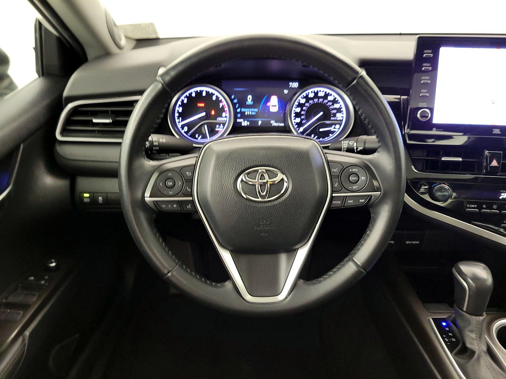 Thumbnail: 2022 Toyota Camry - 10