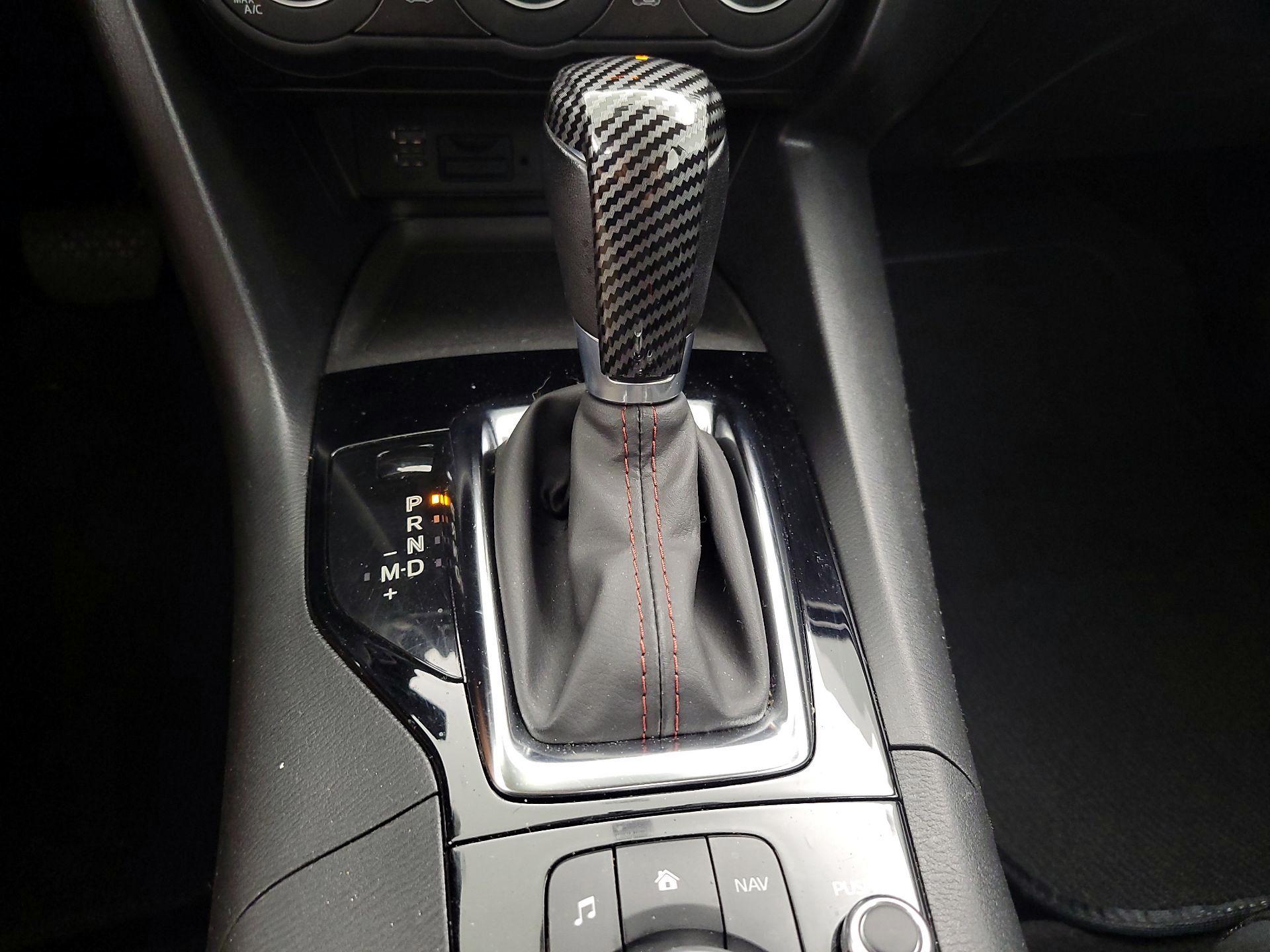Thumbnail: 2016 Mazda Mazda3 - 17