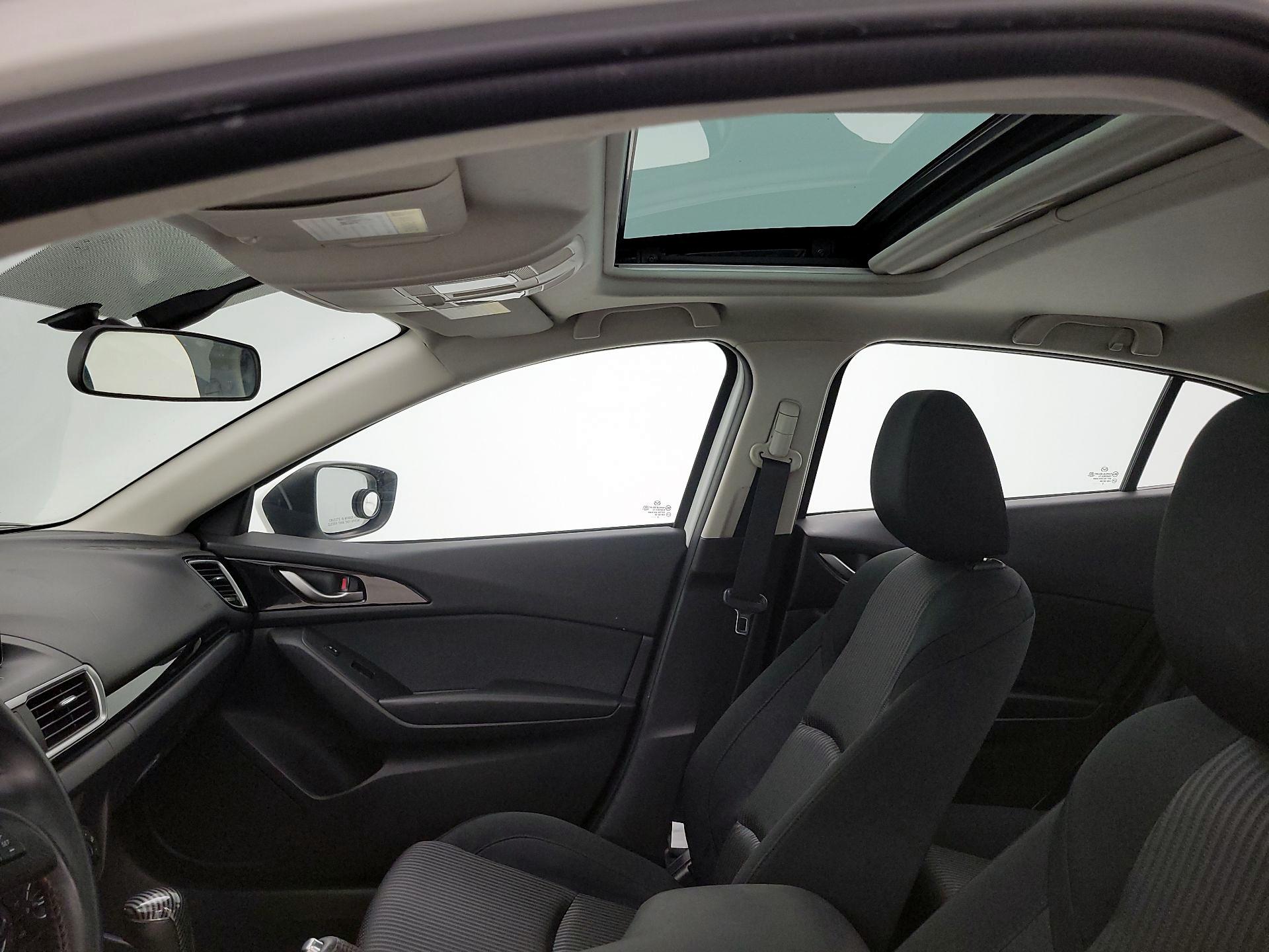 Thumbnail: 2016 Mazda Mazda3 - 19