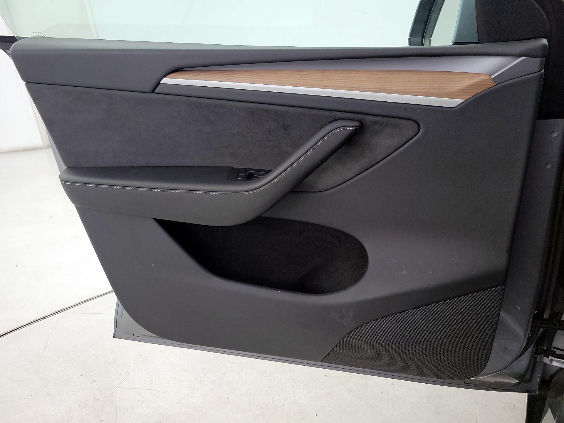 Thumbnail: 2023 Tesla Model Y - 12