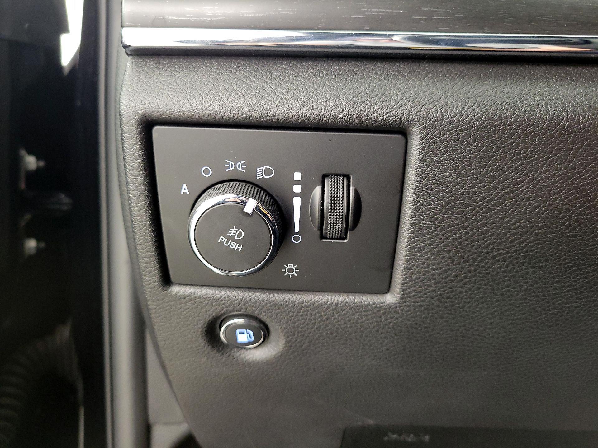 Thumbnail: 2018 Jeep Grand Cherokee - 13