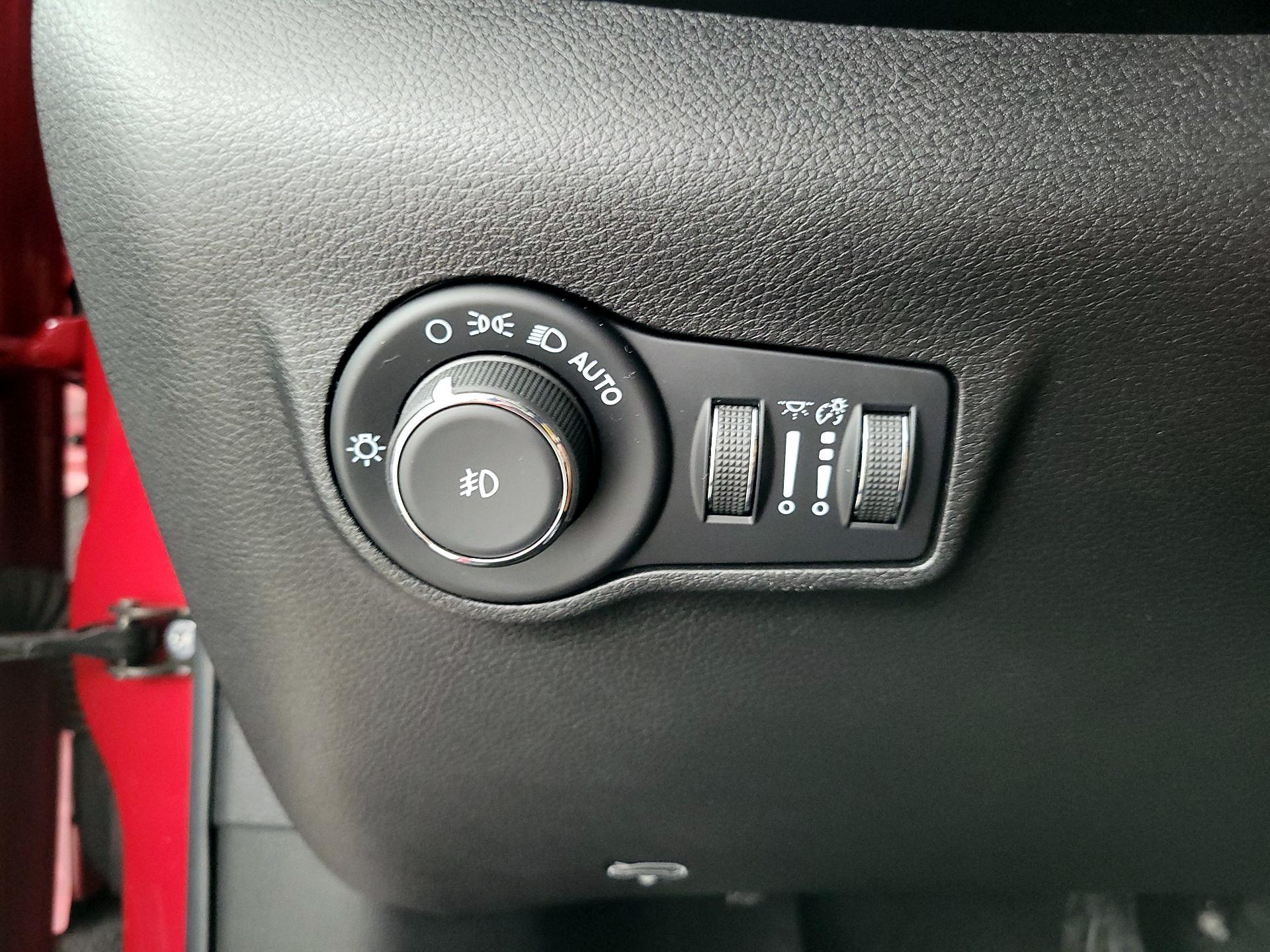 Thumbnail: 2022 Jeep Compass - 13