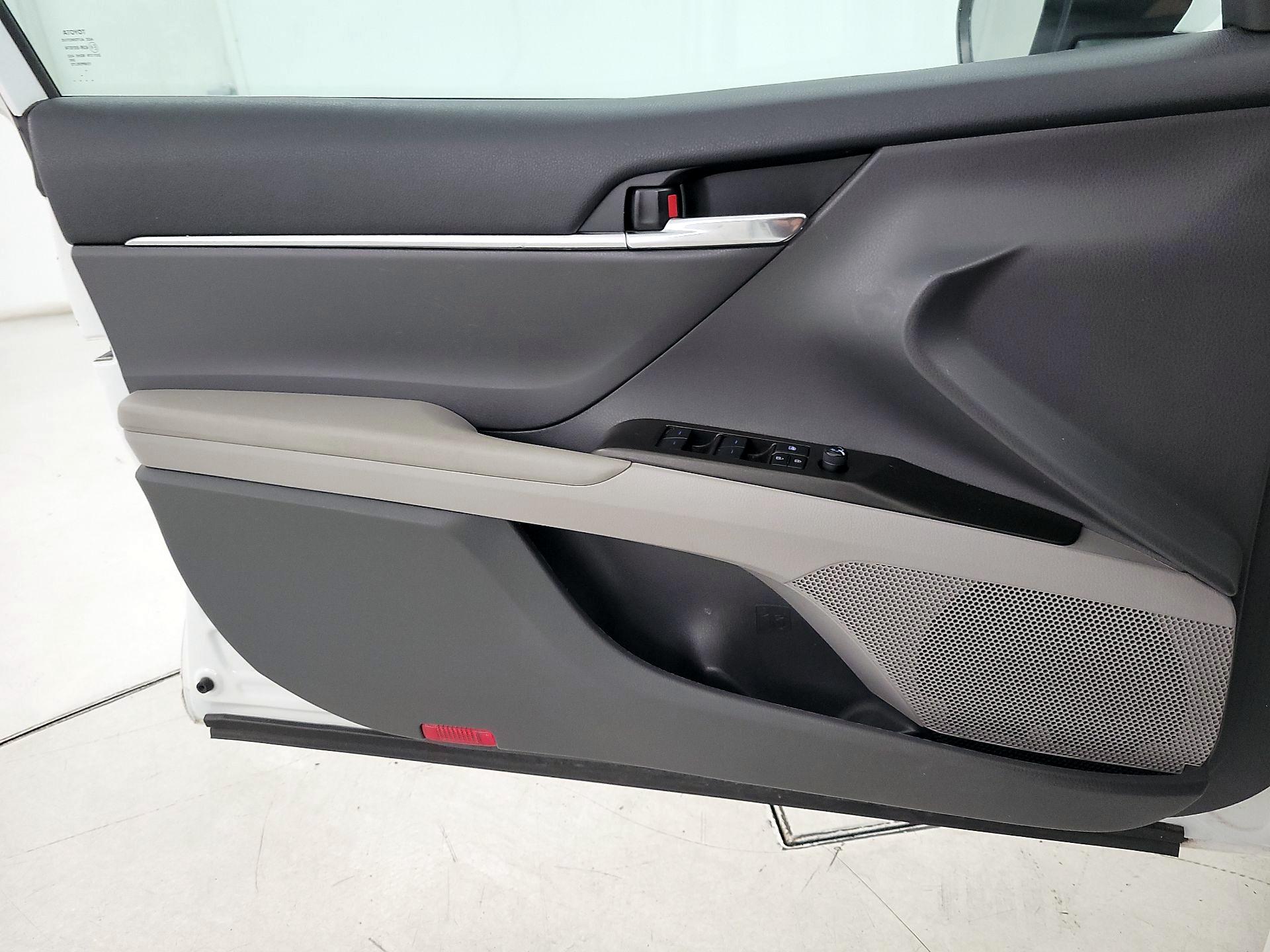 Thumbnail: 2022 Toyota Camry - 12