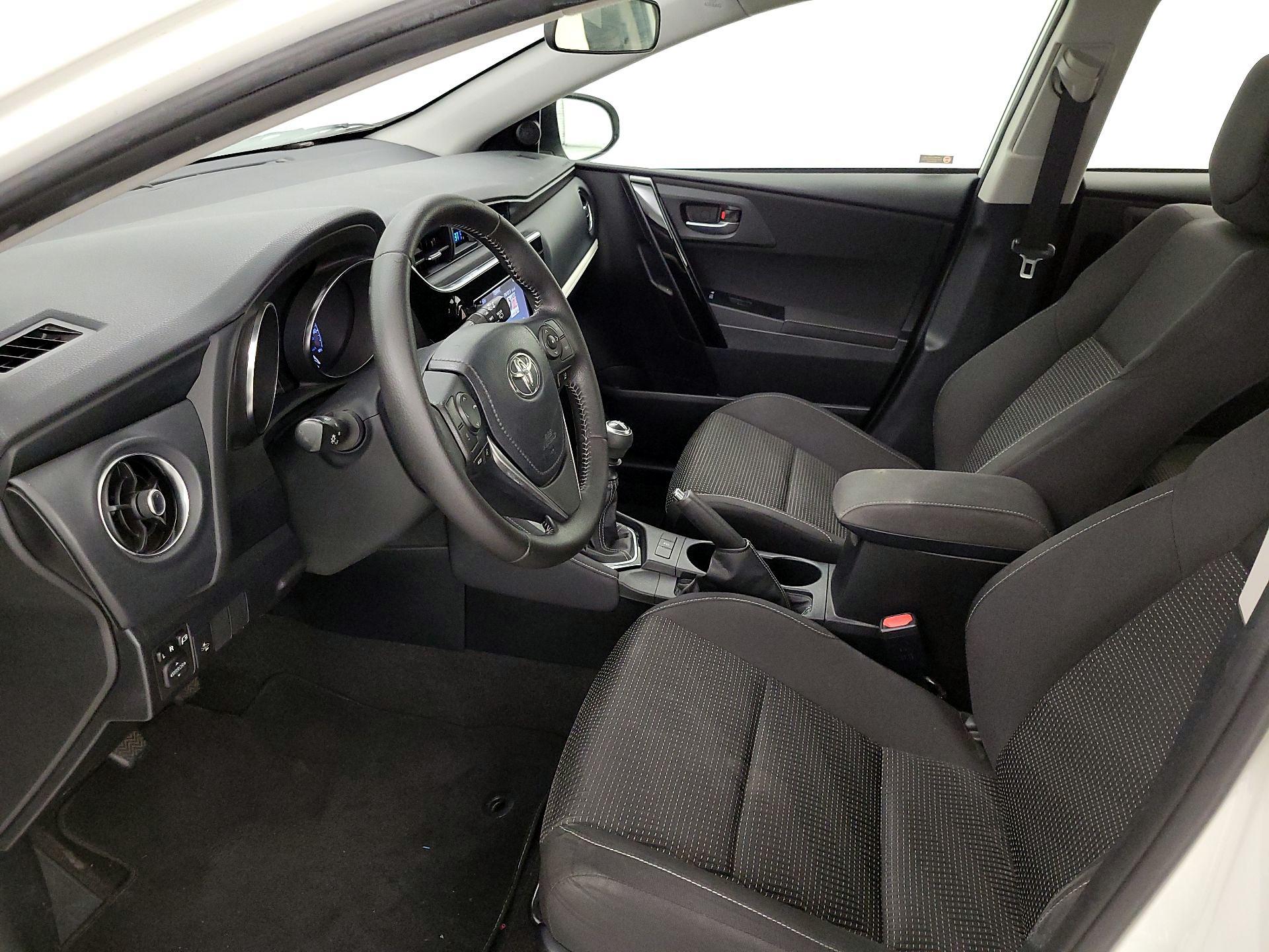 Thumbnail: 2017 Toyota Corolla iM - 11