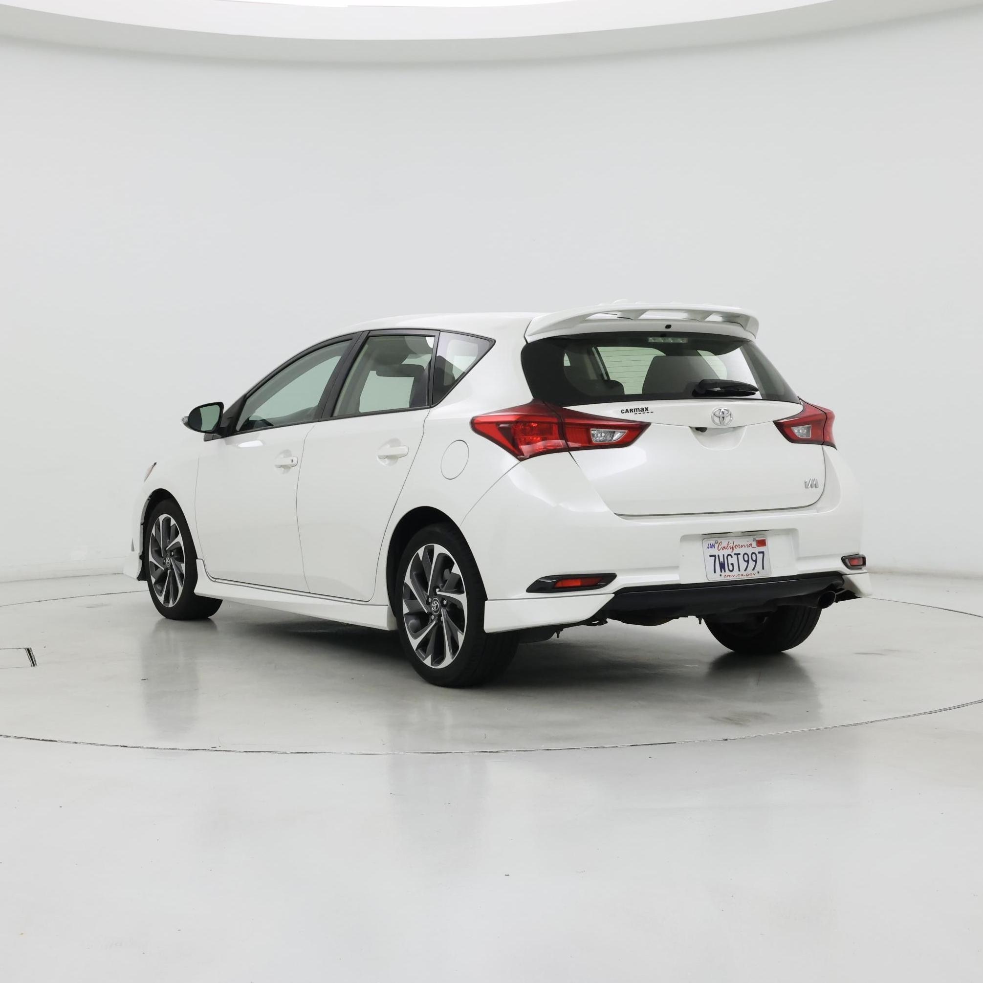 Thumbnail: 2017 Toyota Corolla iM - 2