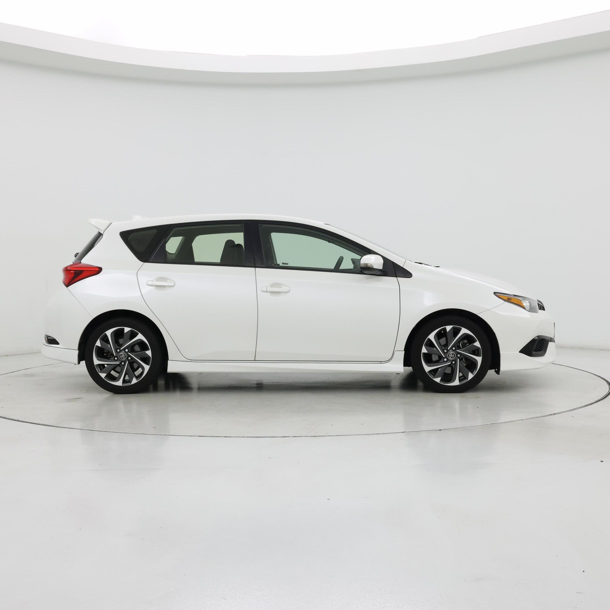 Thumbnail: 2017 Toyota Corolla iM - 7