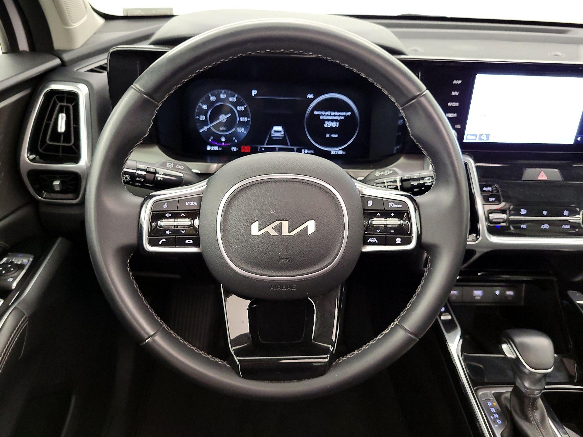 Thumbnail: 2023 Kia Sorento - 10