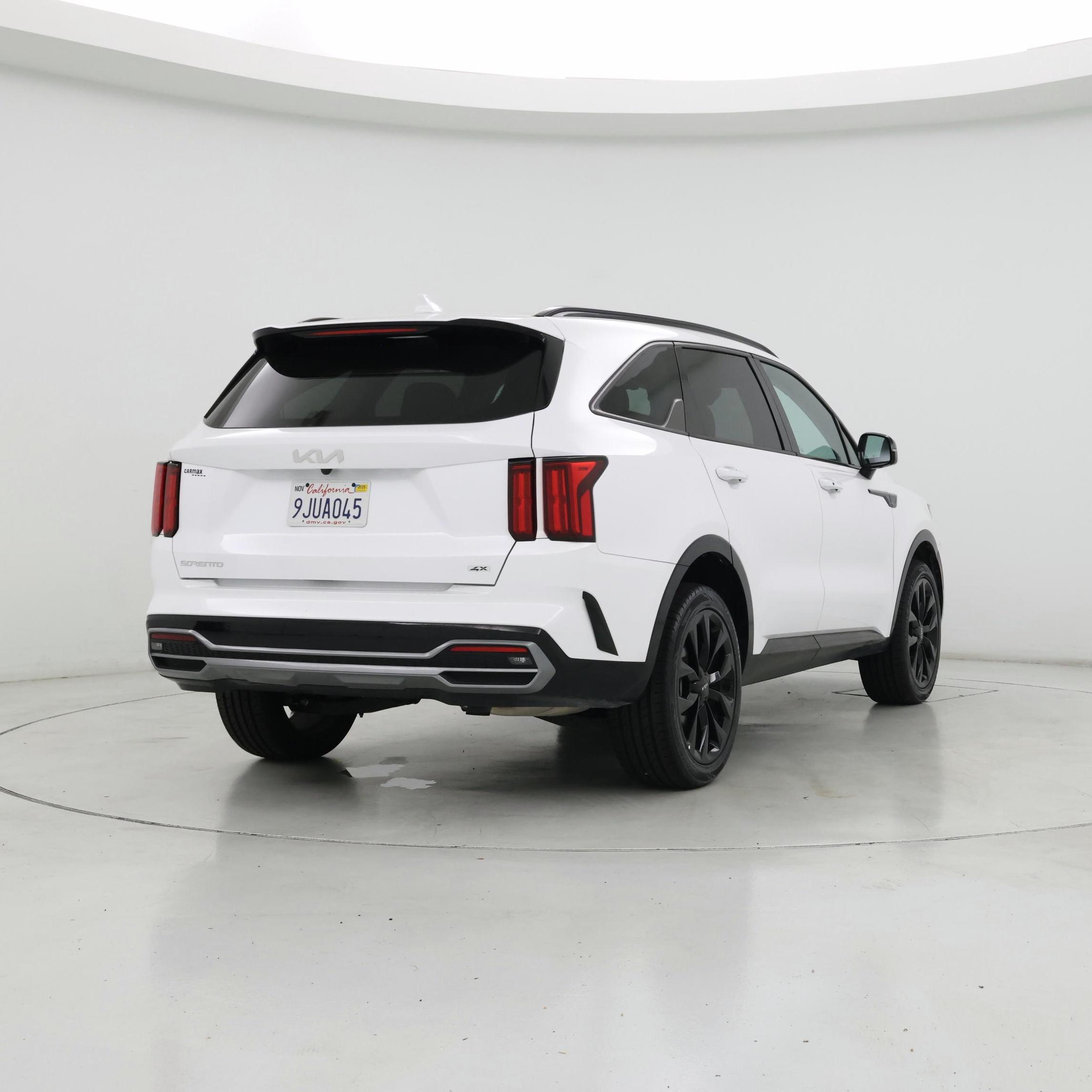 Thumbnail: 2023 Kia Sorento - 8