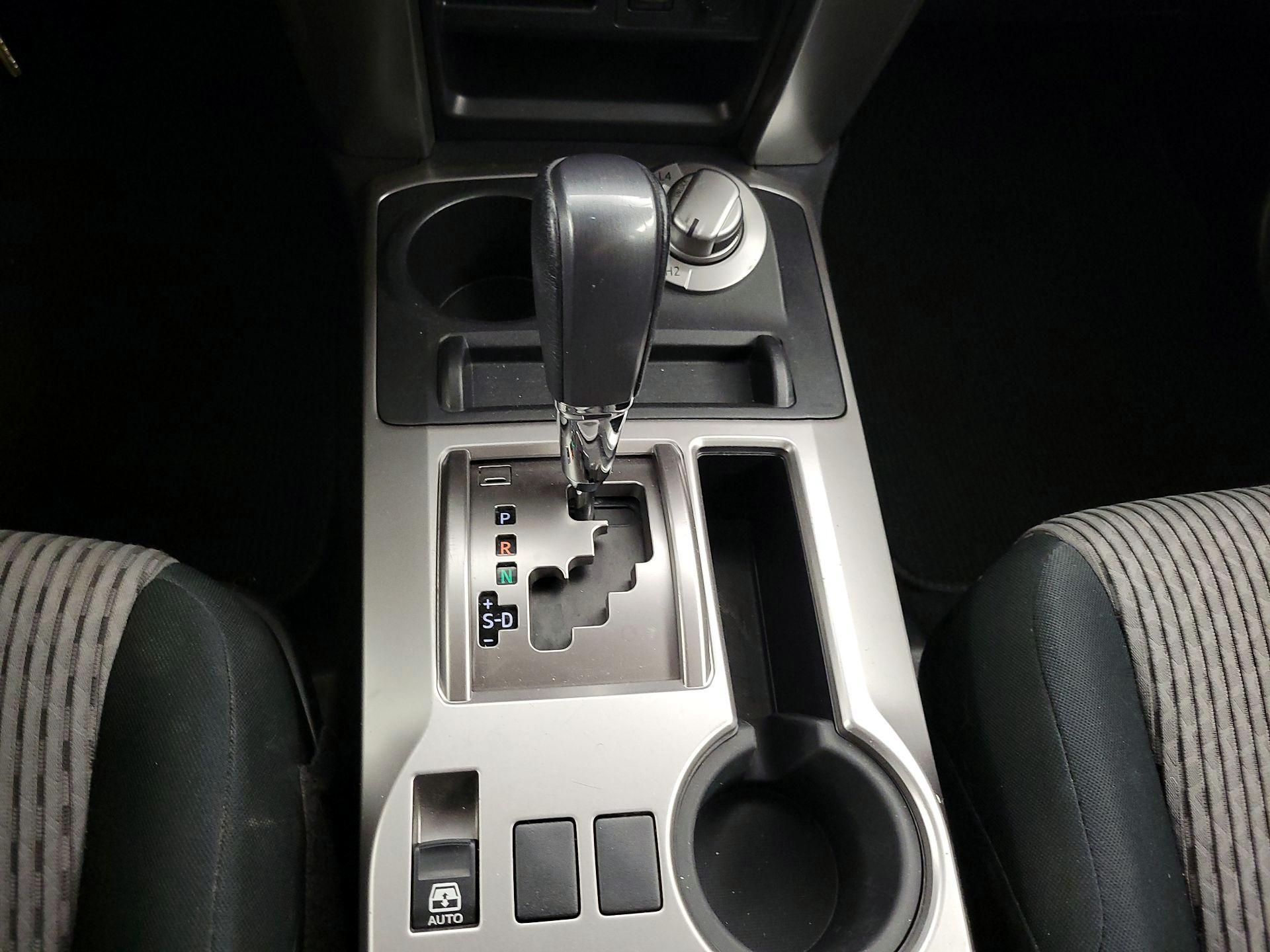 Thumbnail: 2015 Toyota 4Runner - 17