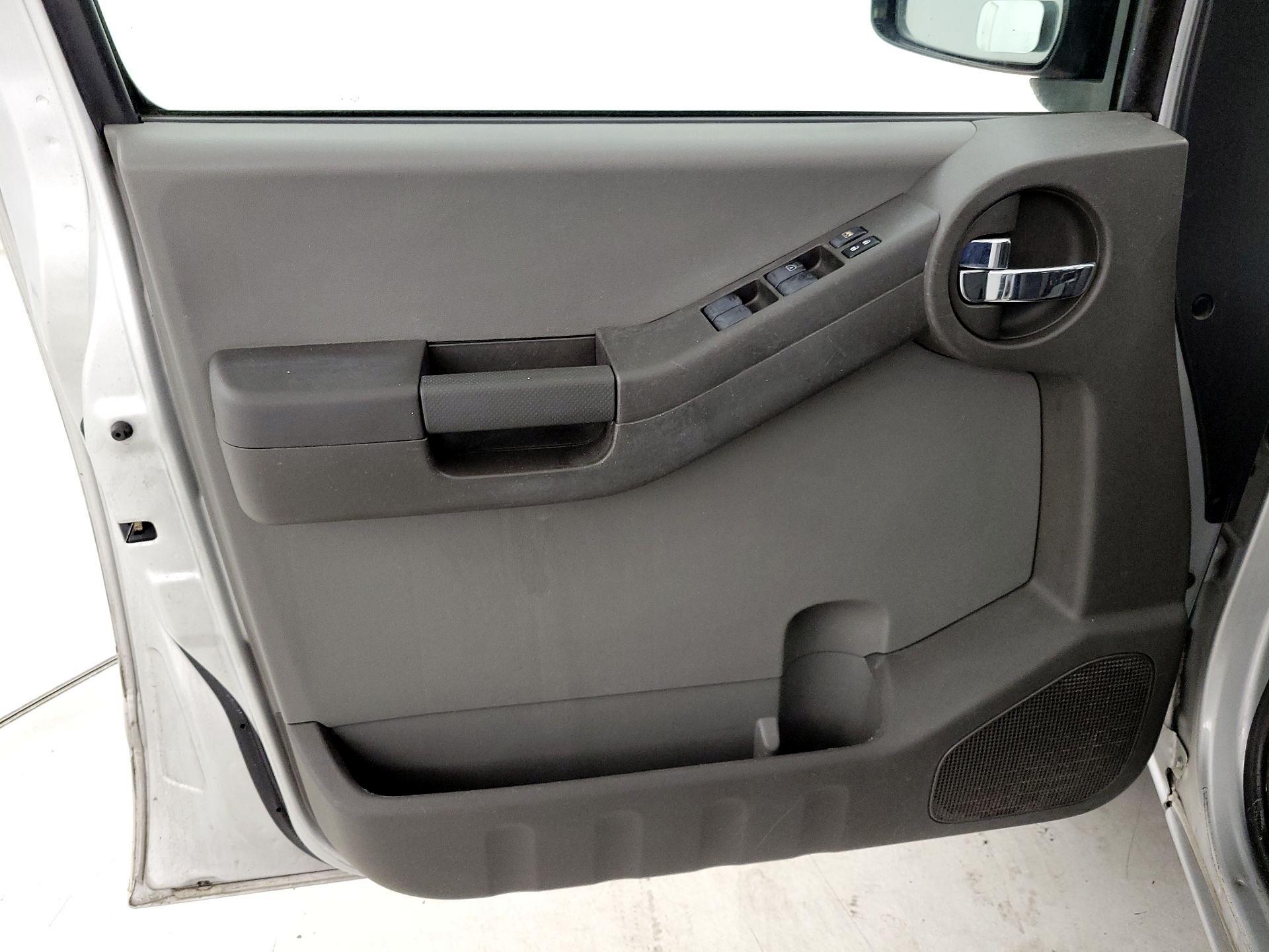 Thumbnail: 2013 Nissan Xterra - 12