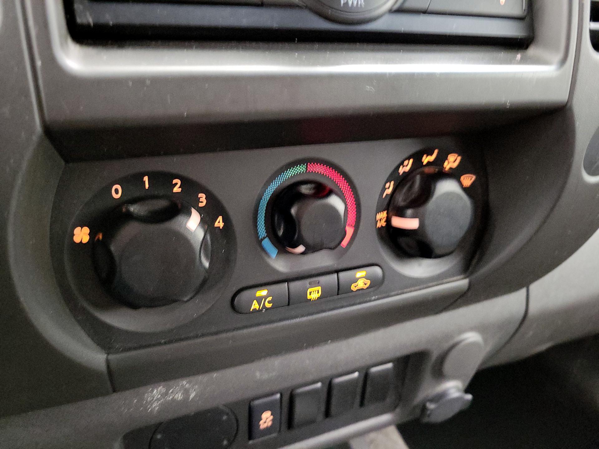 Thumbnail: 2013 Nissan Xterra - 15