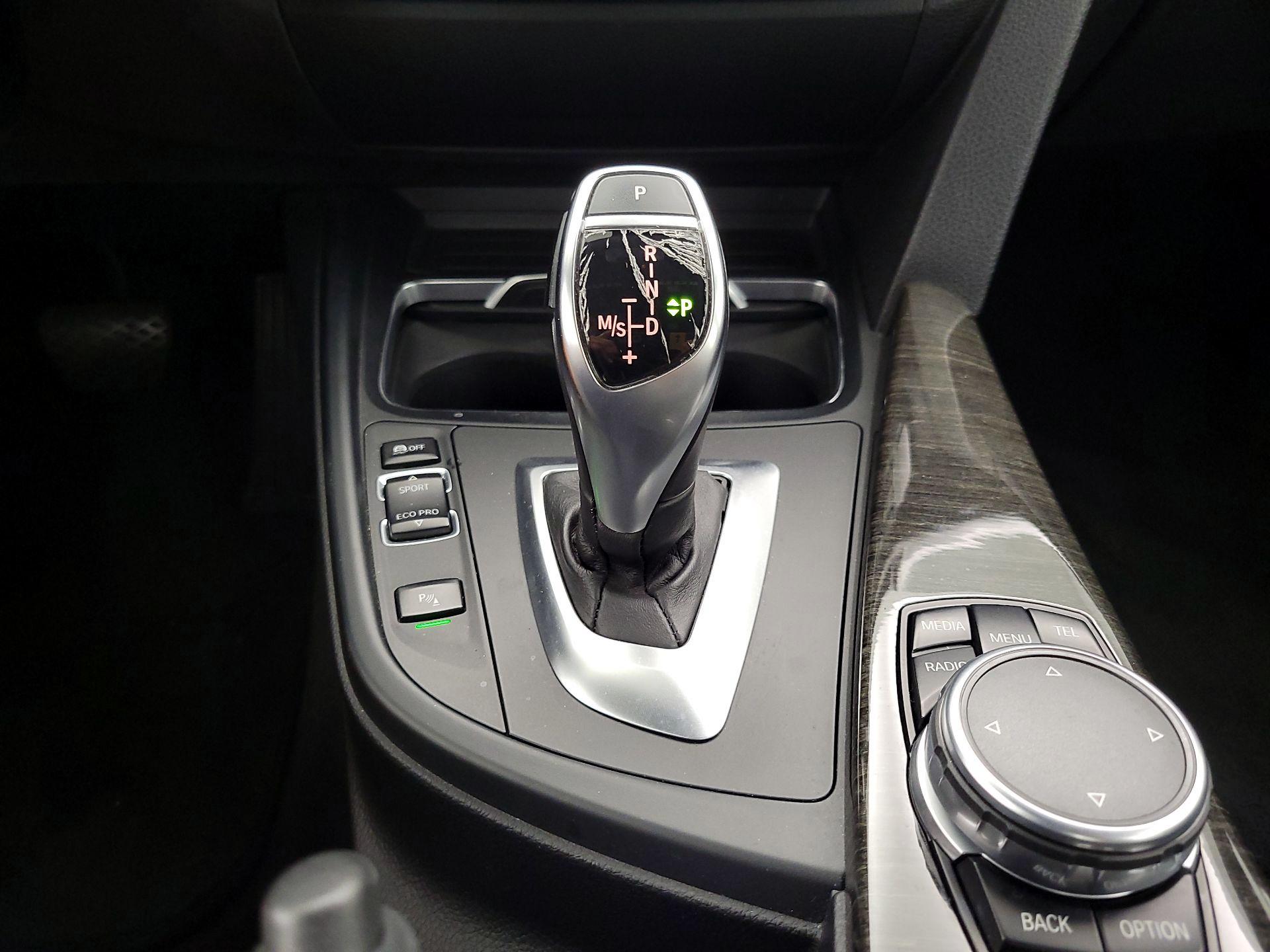 Thumbnail: 2016 BMW 3 Series - 18