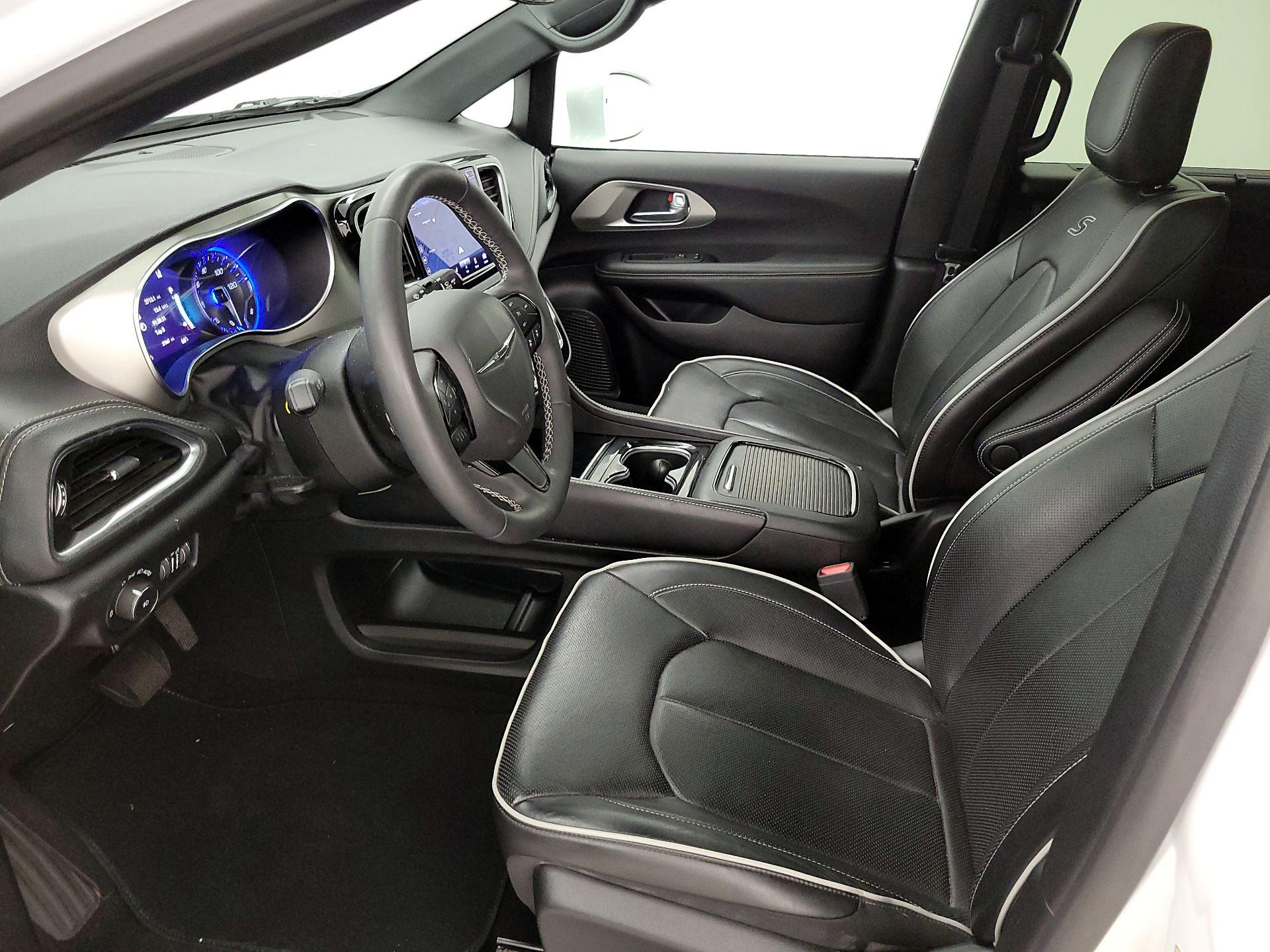 Thumbnail: 2022 Chrysler Pacifica - 11