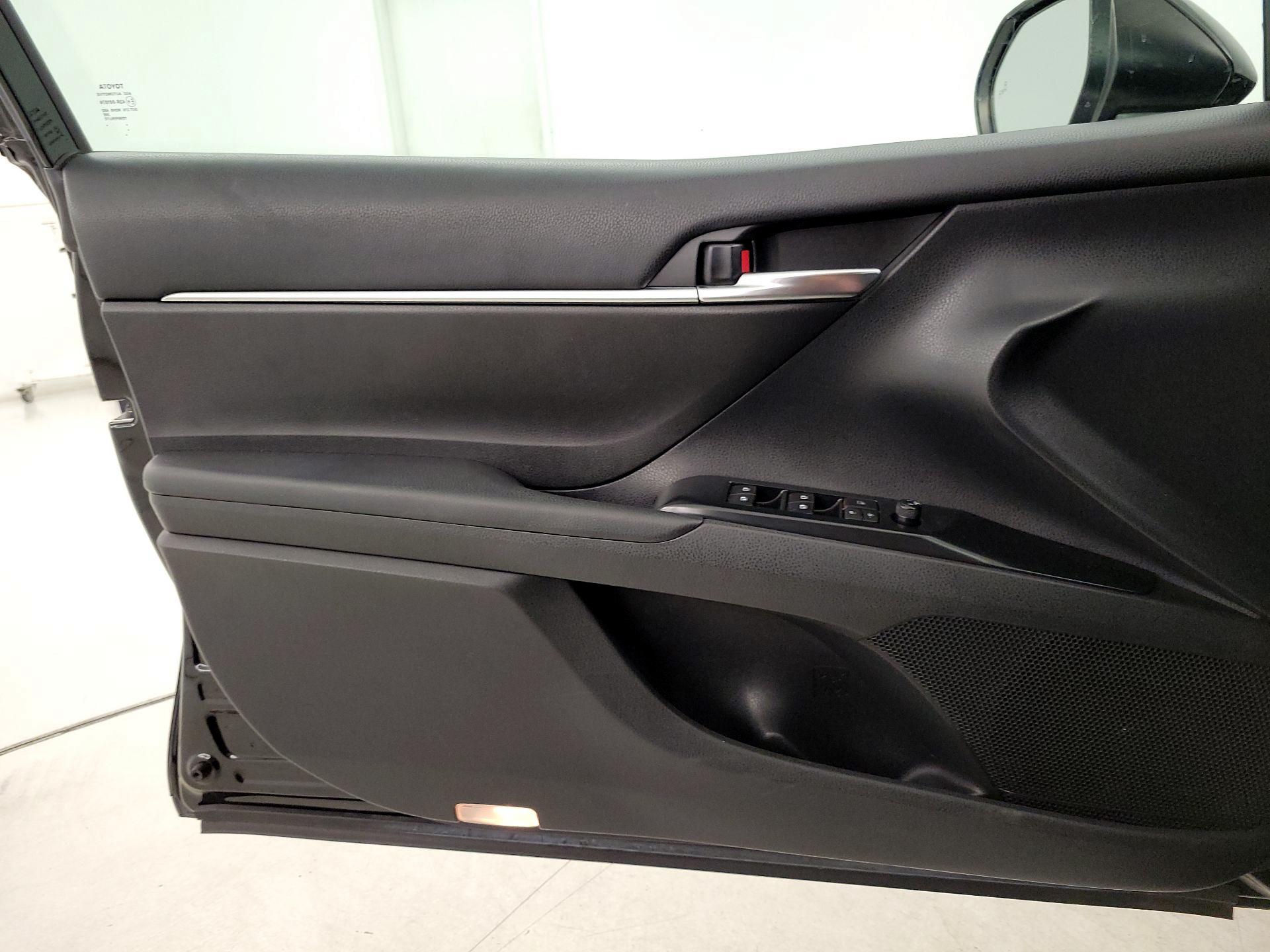 Thumbnail: 2019 Toyota Camry - 12