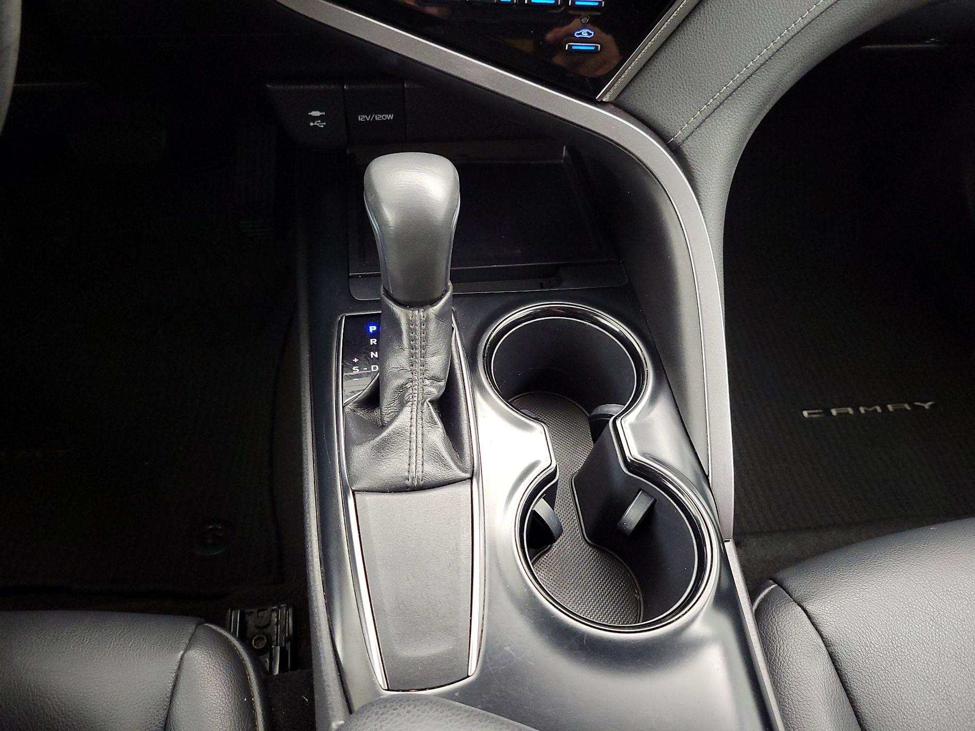 Thumbnail: 2019 Toyota Camry - 17