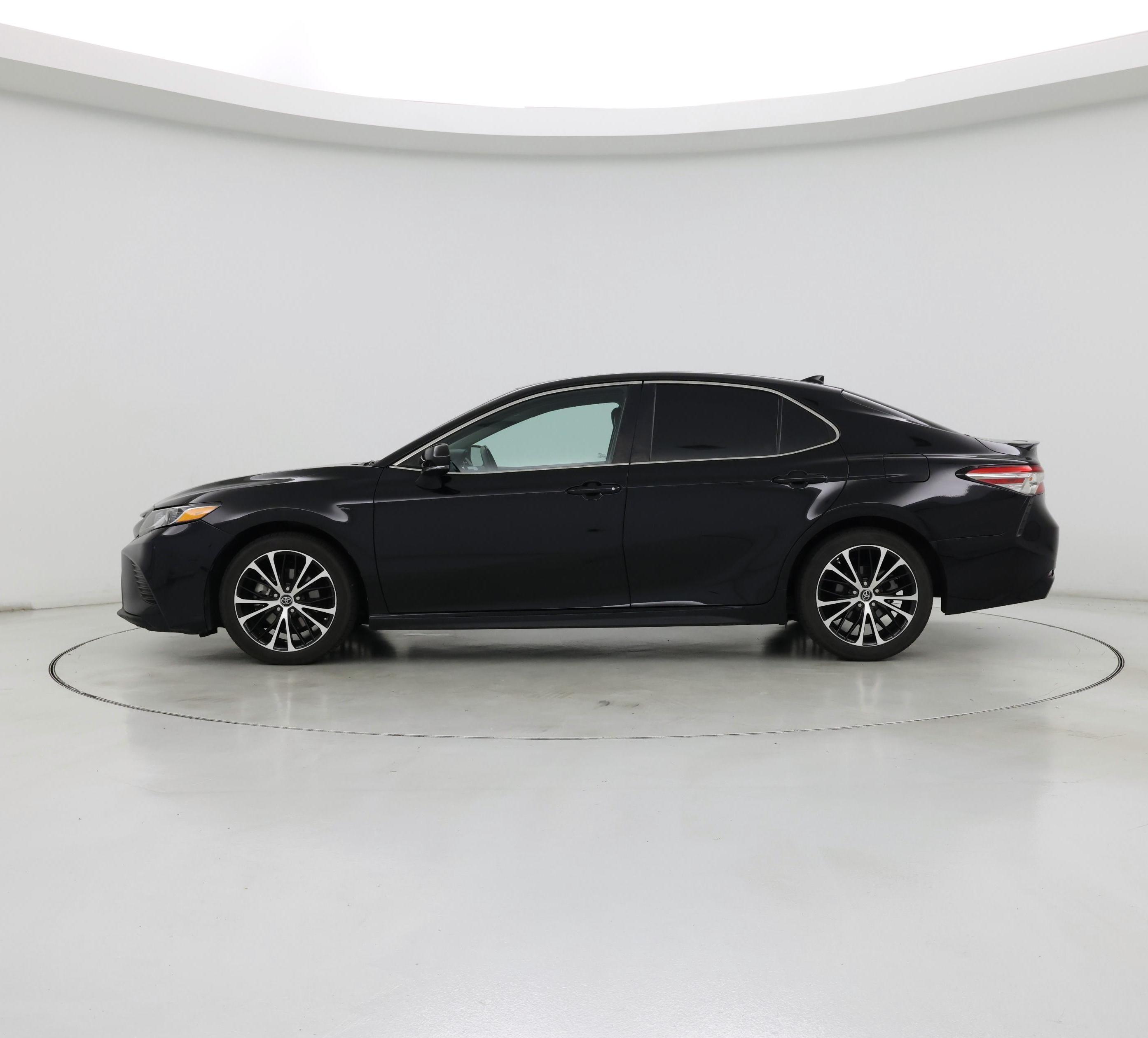 Thumbnail: 2019 Toyota Camry - 3