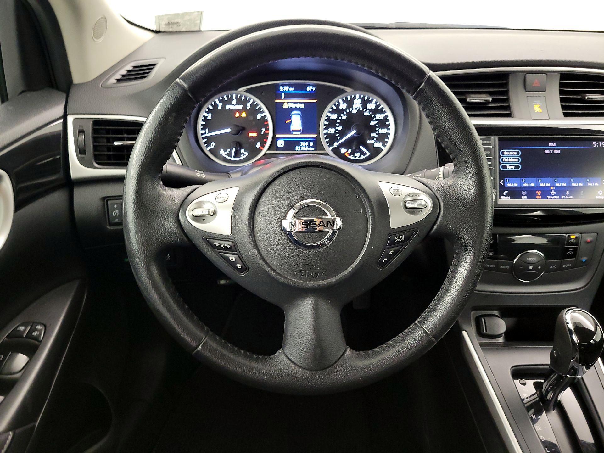 Thumbnail: 2019 Nissan Sentra - 10