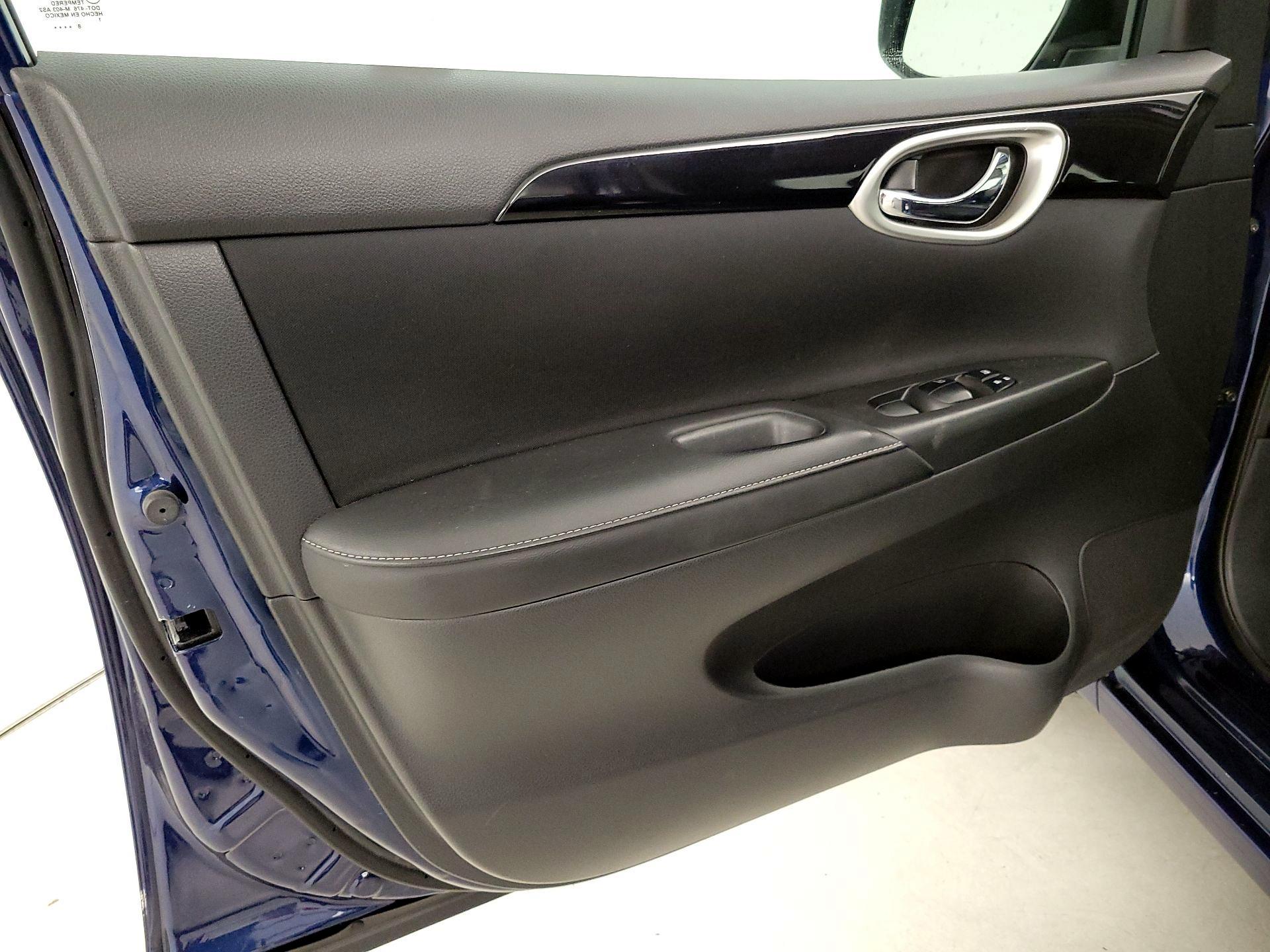 Thumbnail: 2019 Nissan Sentra - 12
