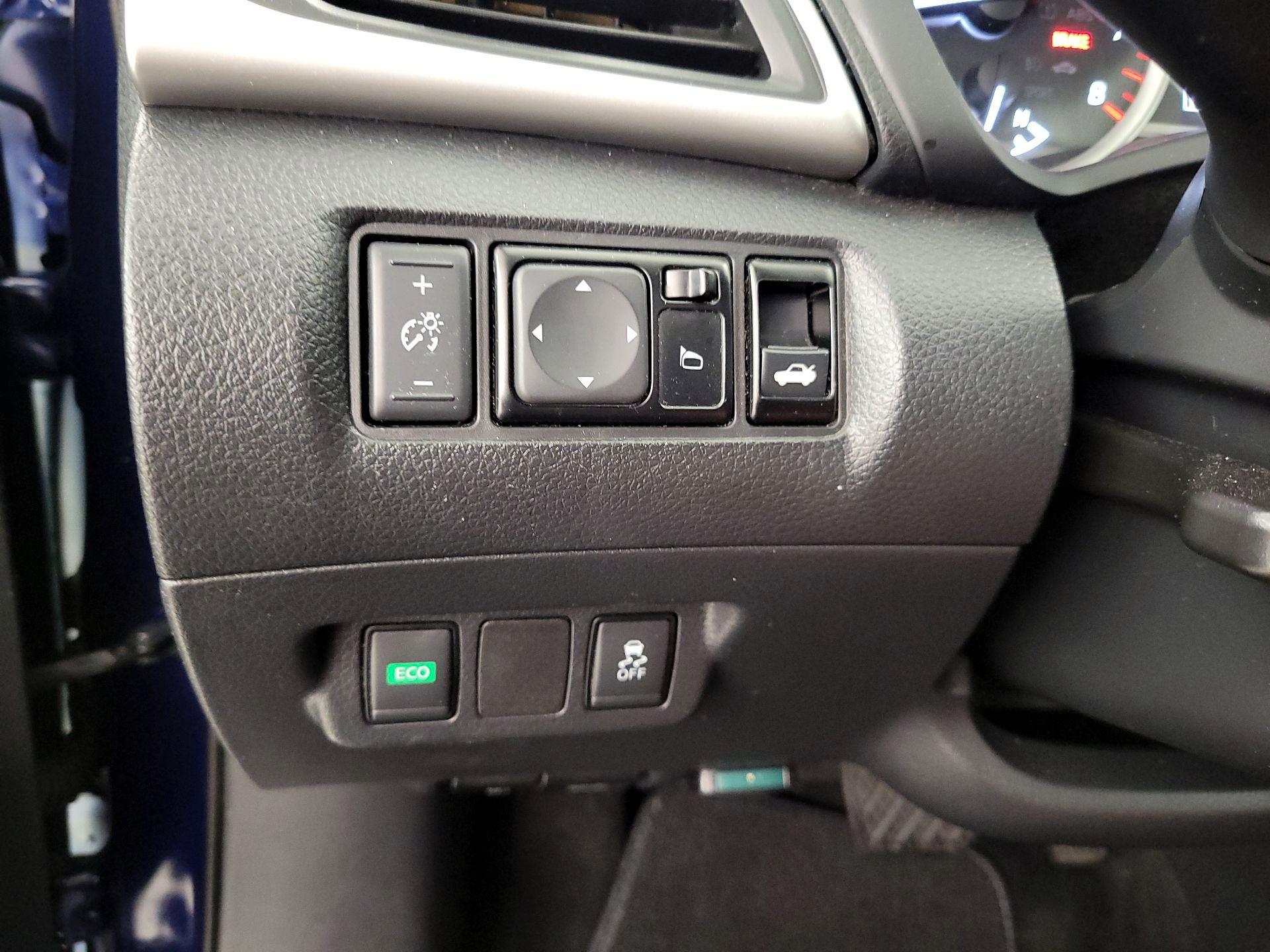 Thumbnail: 2019 Nissan Sentra - 13