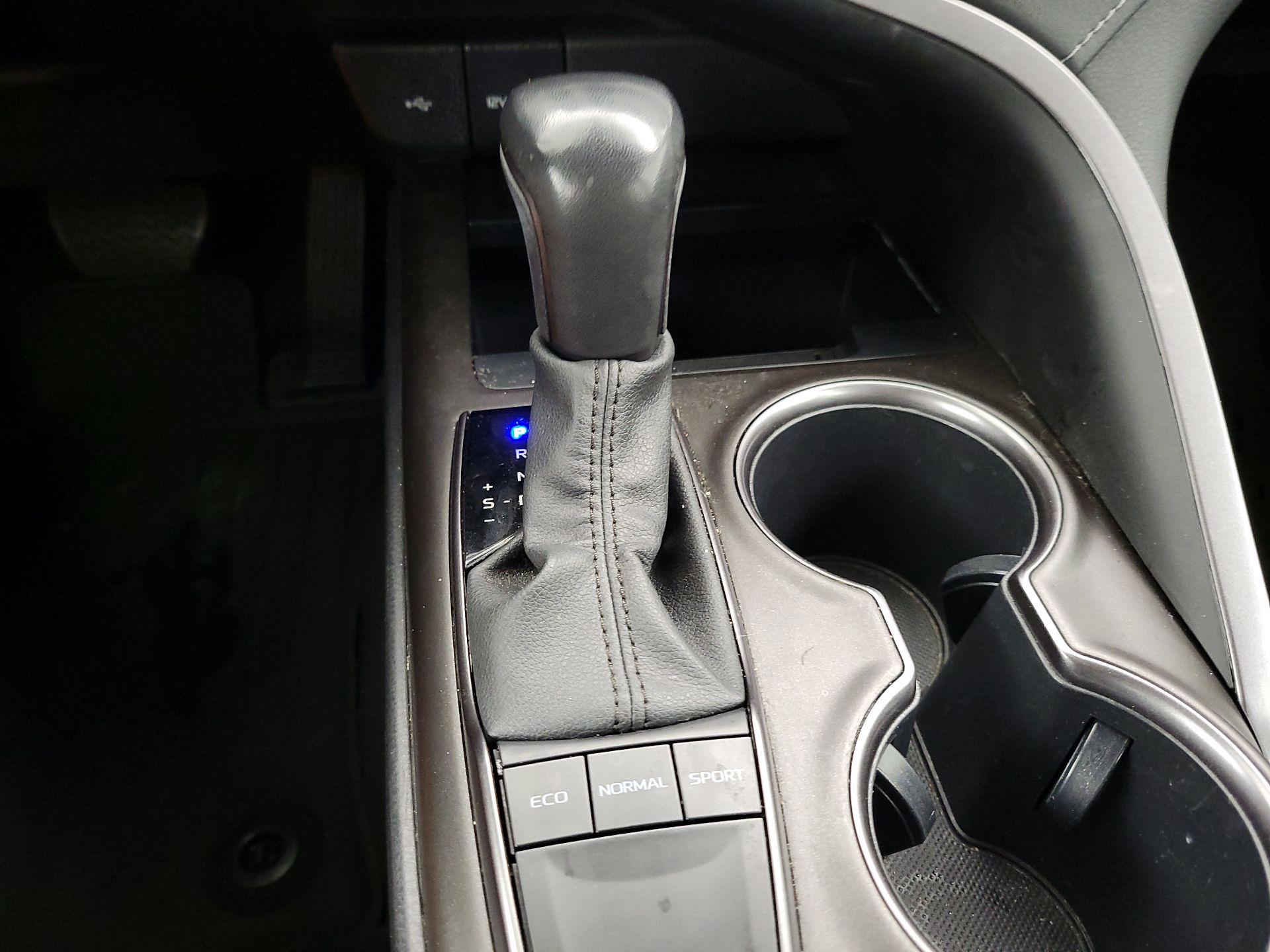 Thumbnail: 2023 Toyota Camry - 17