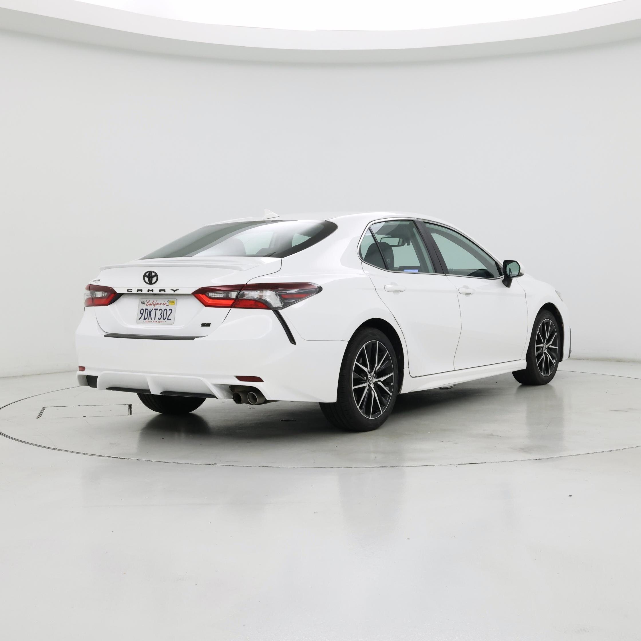 Thumbnail: 2023 Toyota Camry - 8
