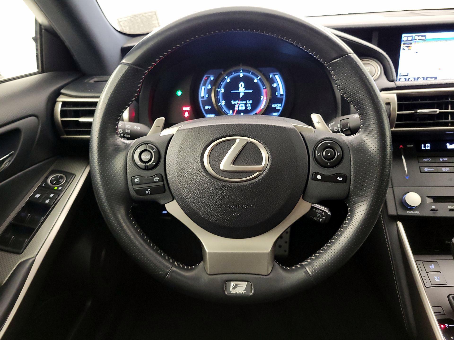 Thumbnail: 2015 Lexus IS - 10