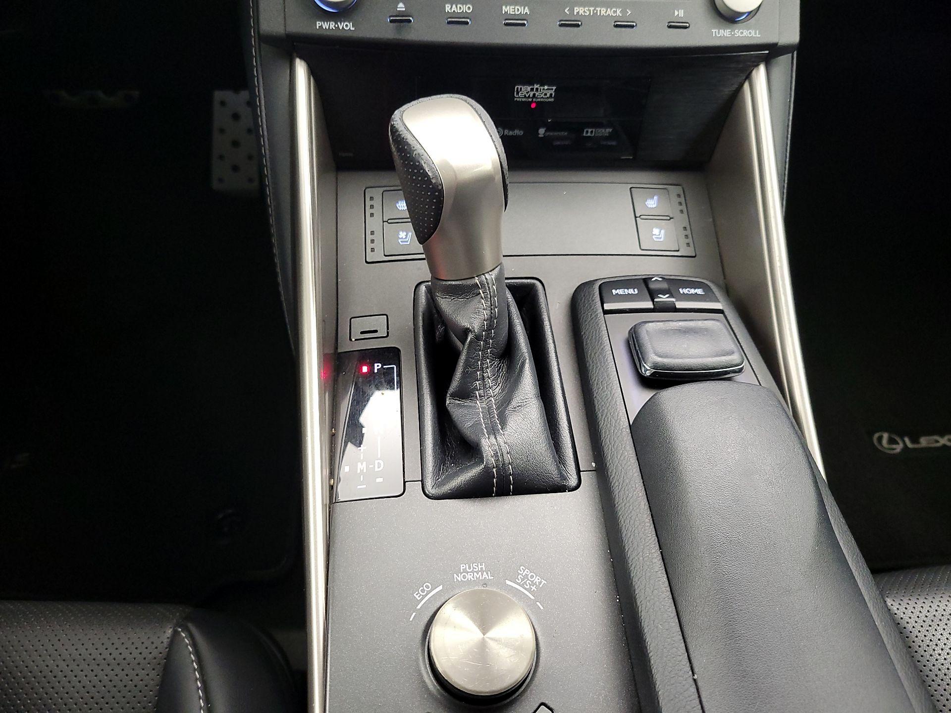 Thumbnail: 2015 Lexus IS - 18