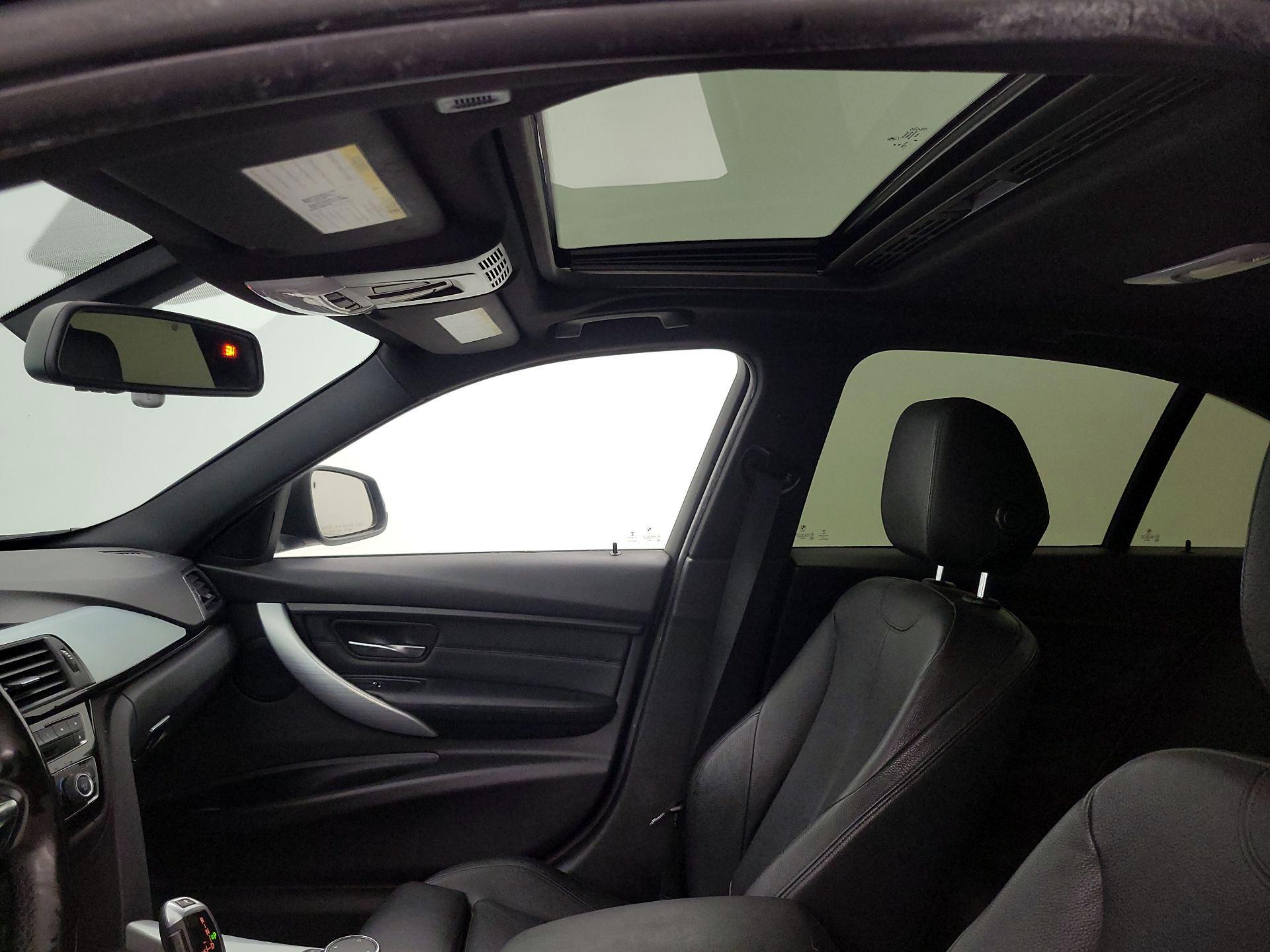 Thumbnail: 2017 BMW 3 Series - 20