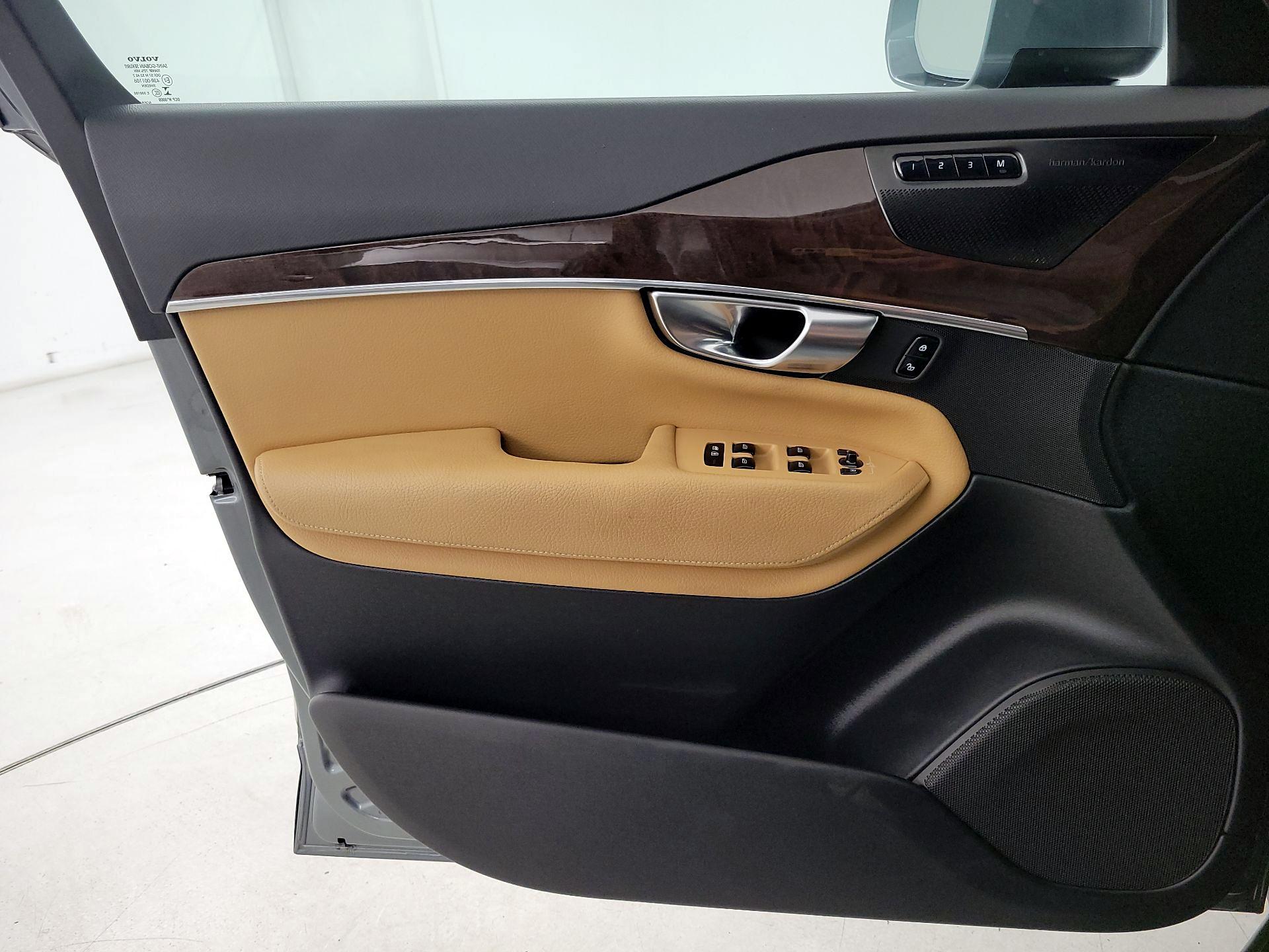 Thumbnail: 2019 Volvo XC90 - 12