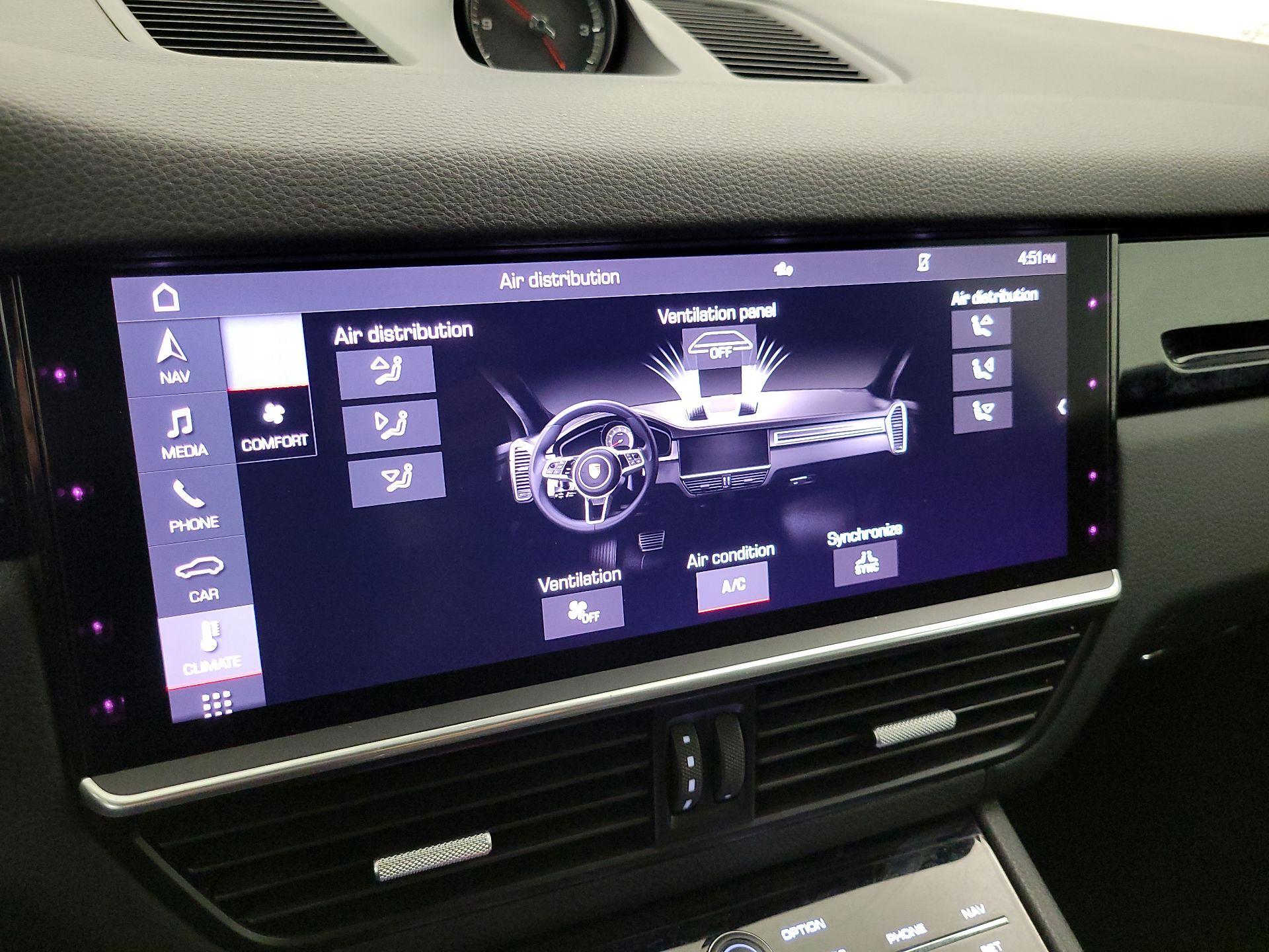 Thumbnail: 2020 Porsche Cayenne - 17