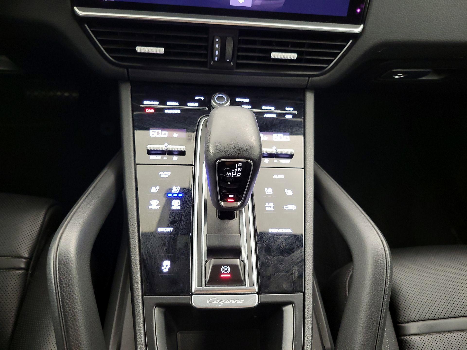 Thumbnail: 2020 Porsche Cayenne - 18