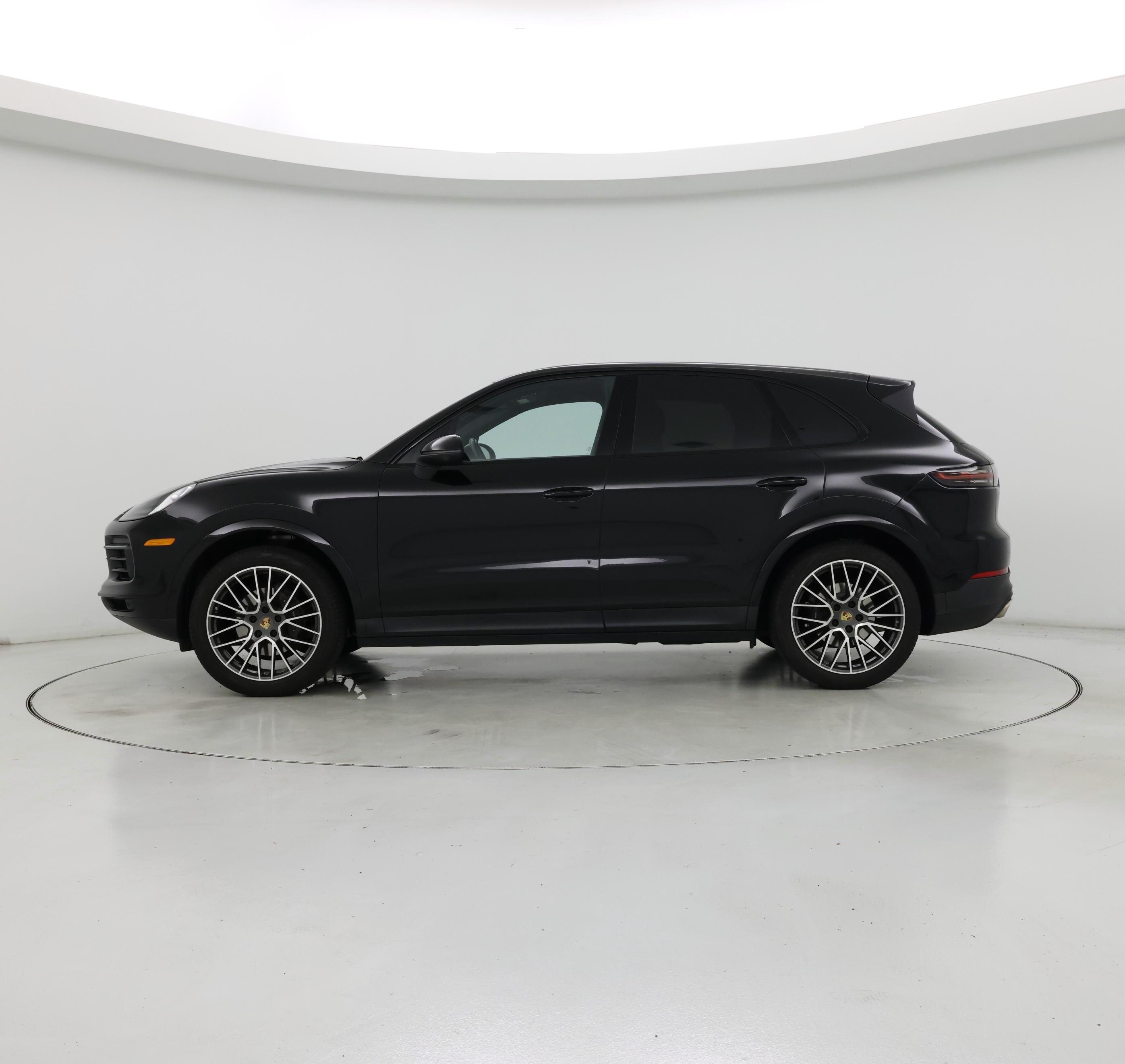 Thumbnail: 2020 Porsche Cayenne - 3